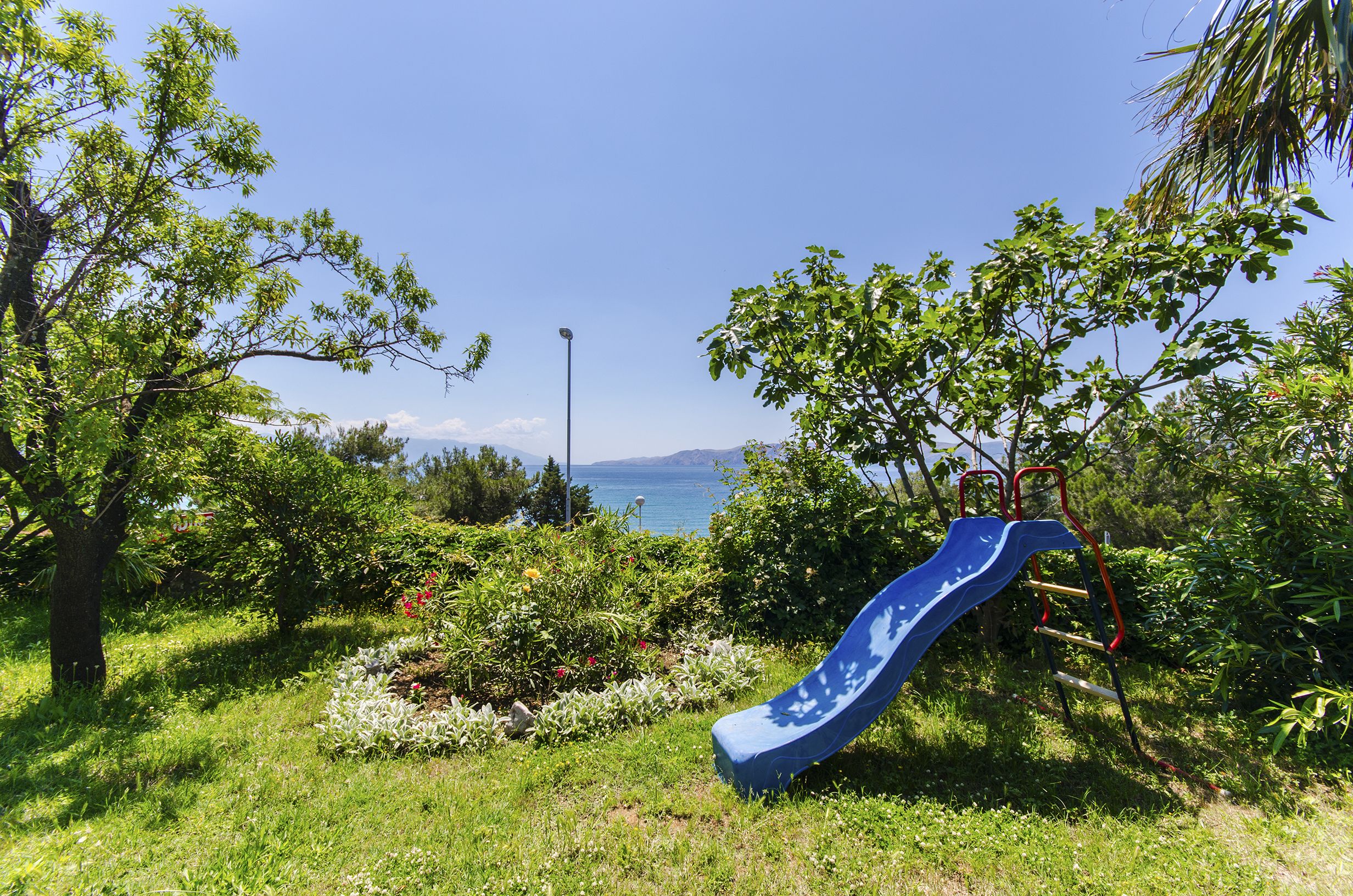 Apartments Jadrana 61711-A1