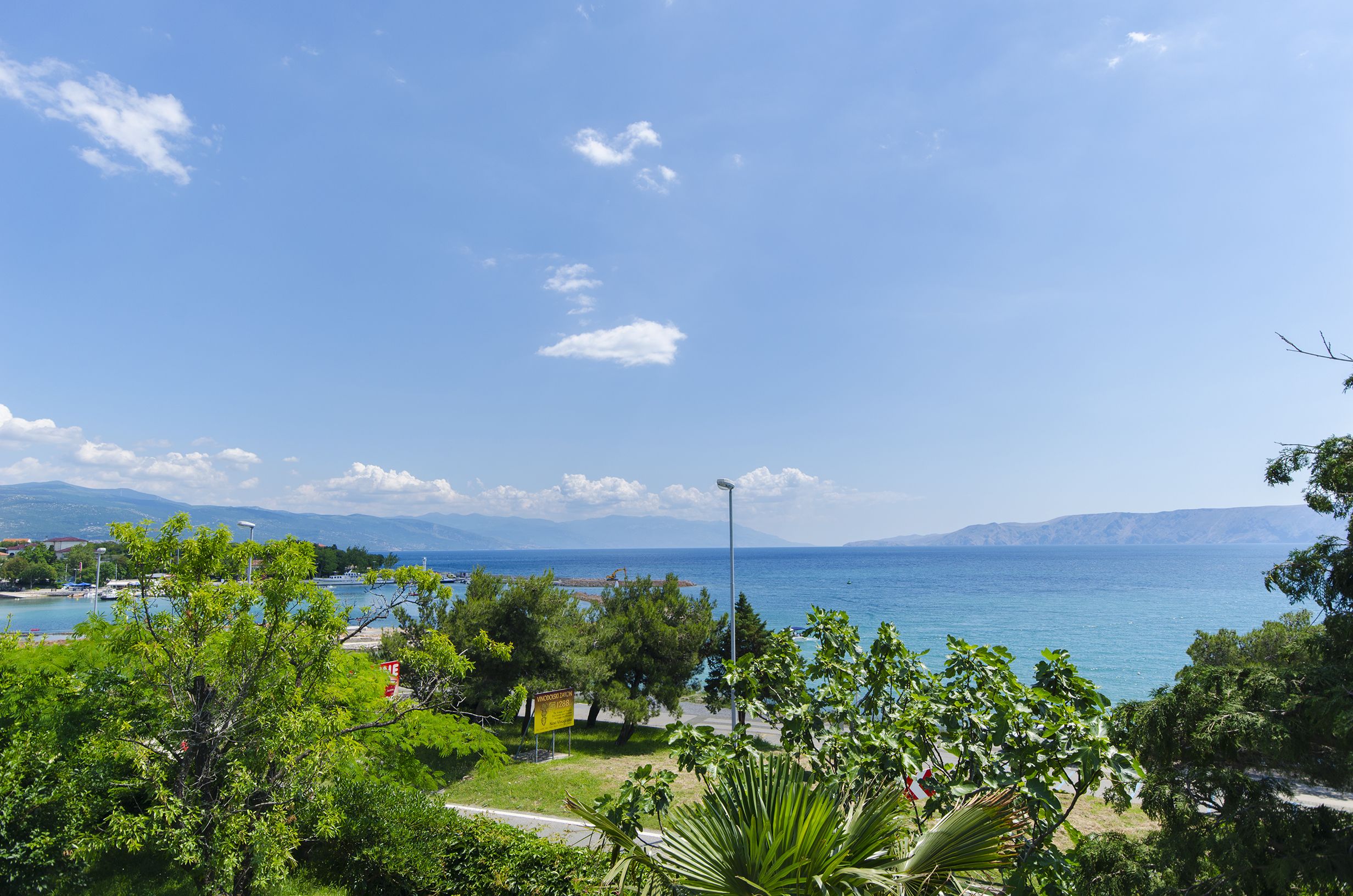 Apartments Jadrana 61711-A1