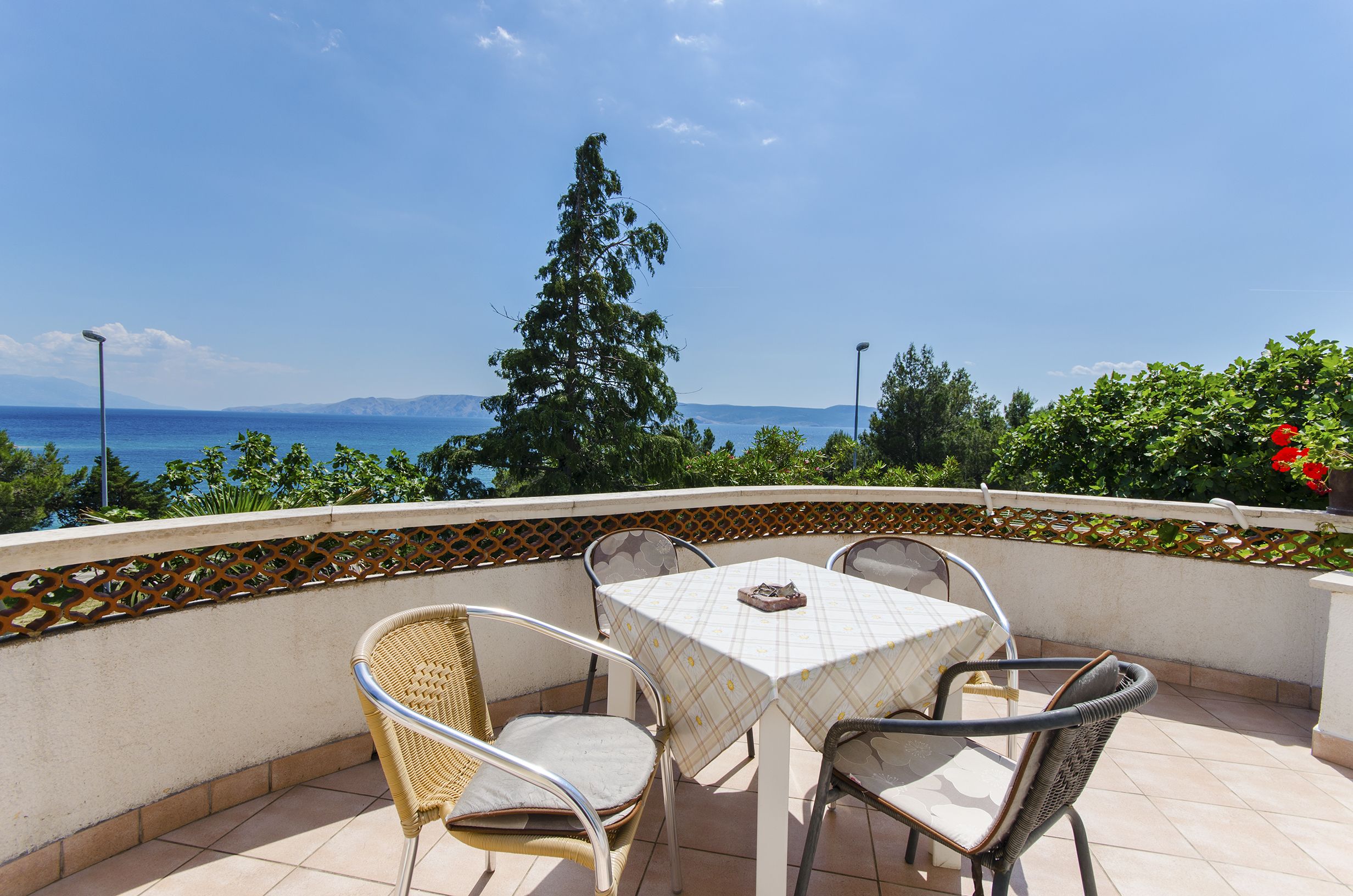 Apartments Jadrana 61711-A1