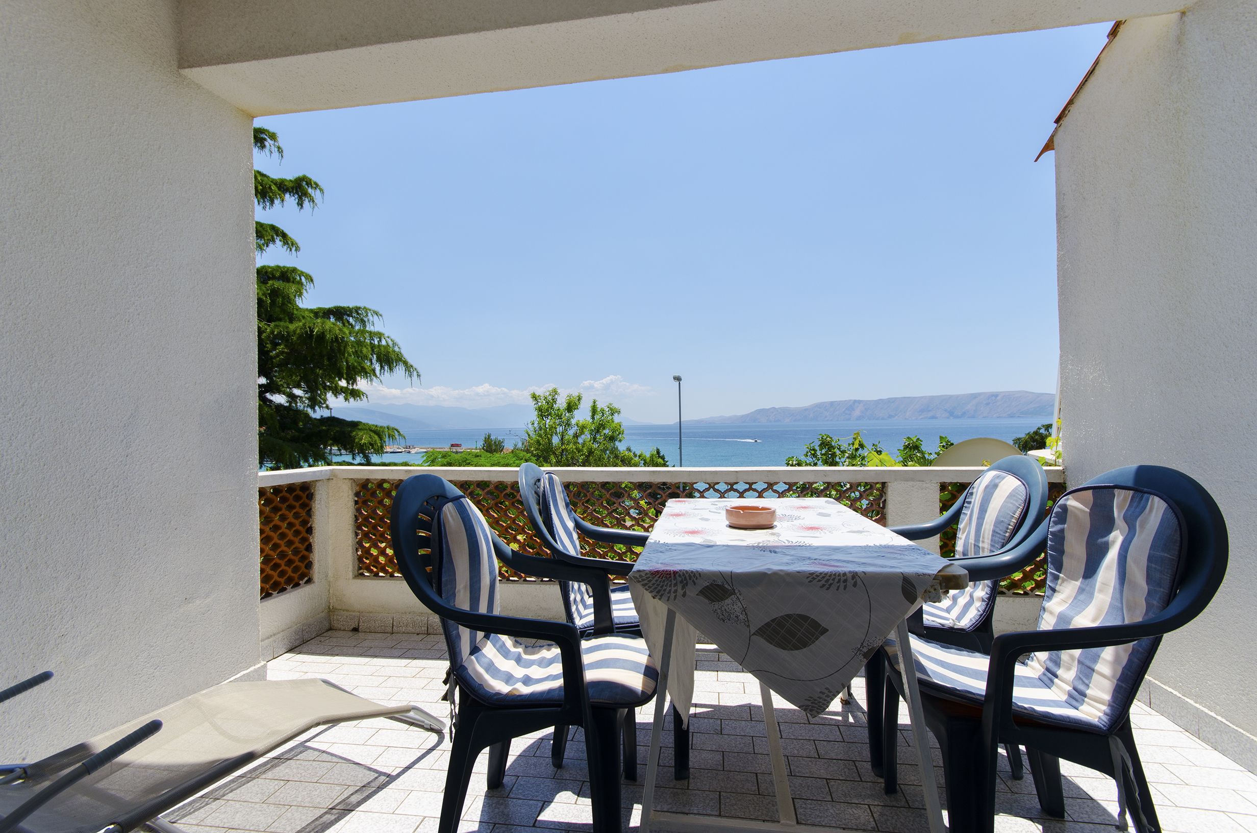 Apartments Jadrana 61711-A2
