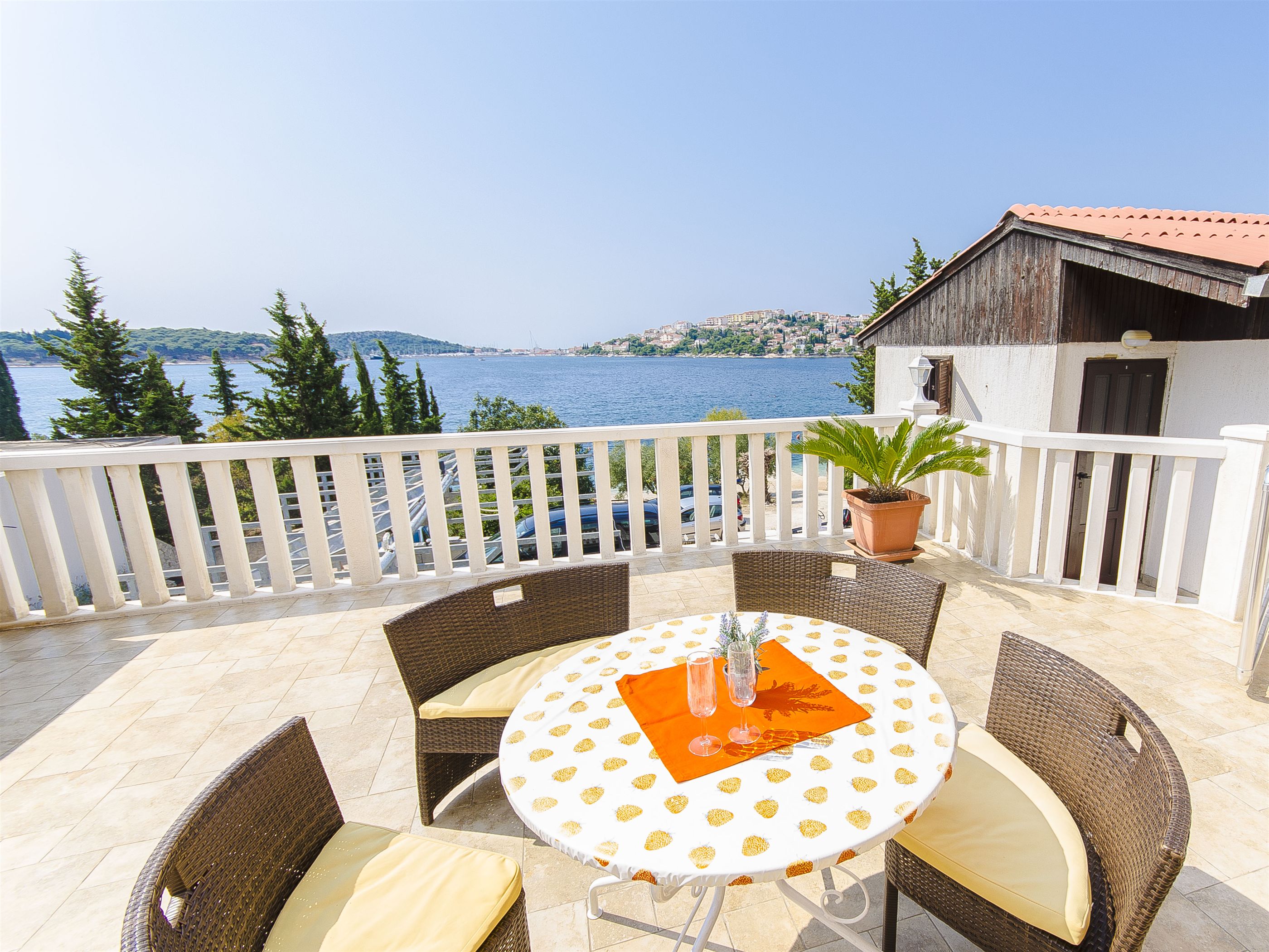 Apartments Ksenija 27231-A1