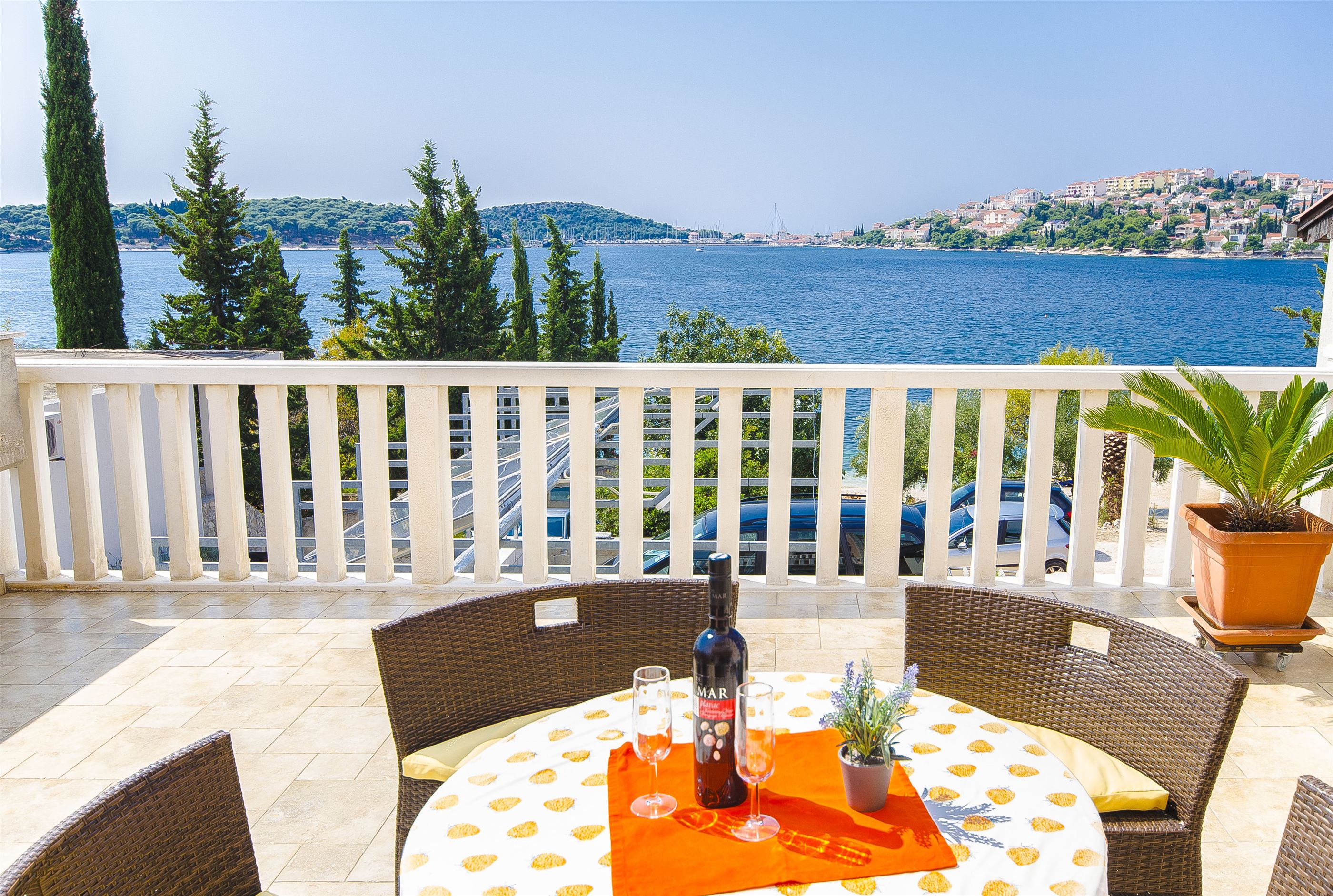 Apartments Ksenija 27231-A1