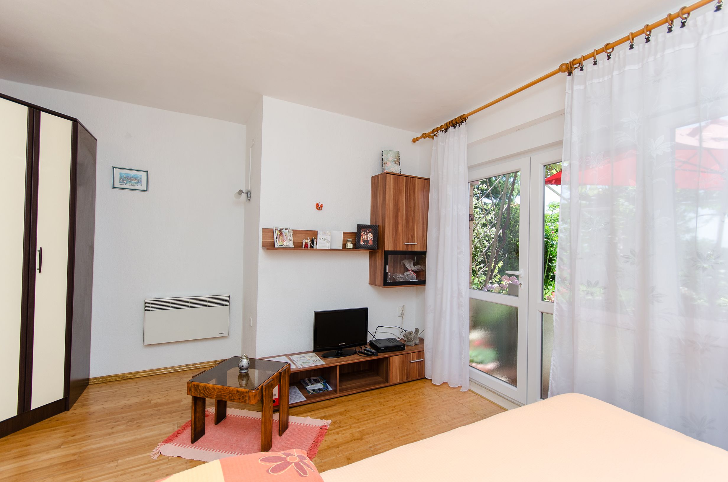 Apartments Jadrana 61711-A3