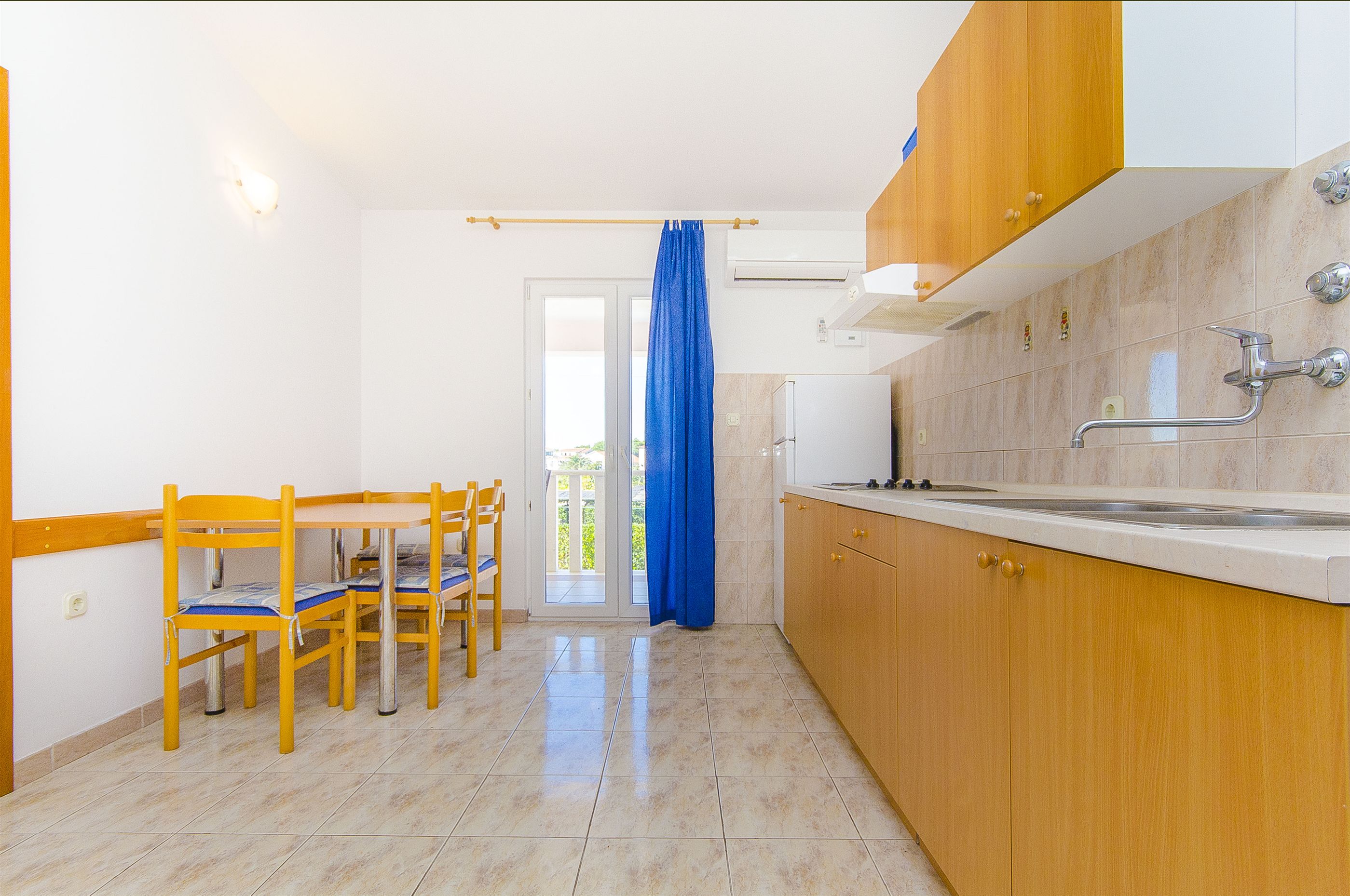 Apartments Tiho i Pave 28231-A2