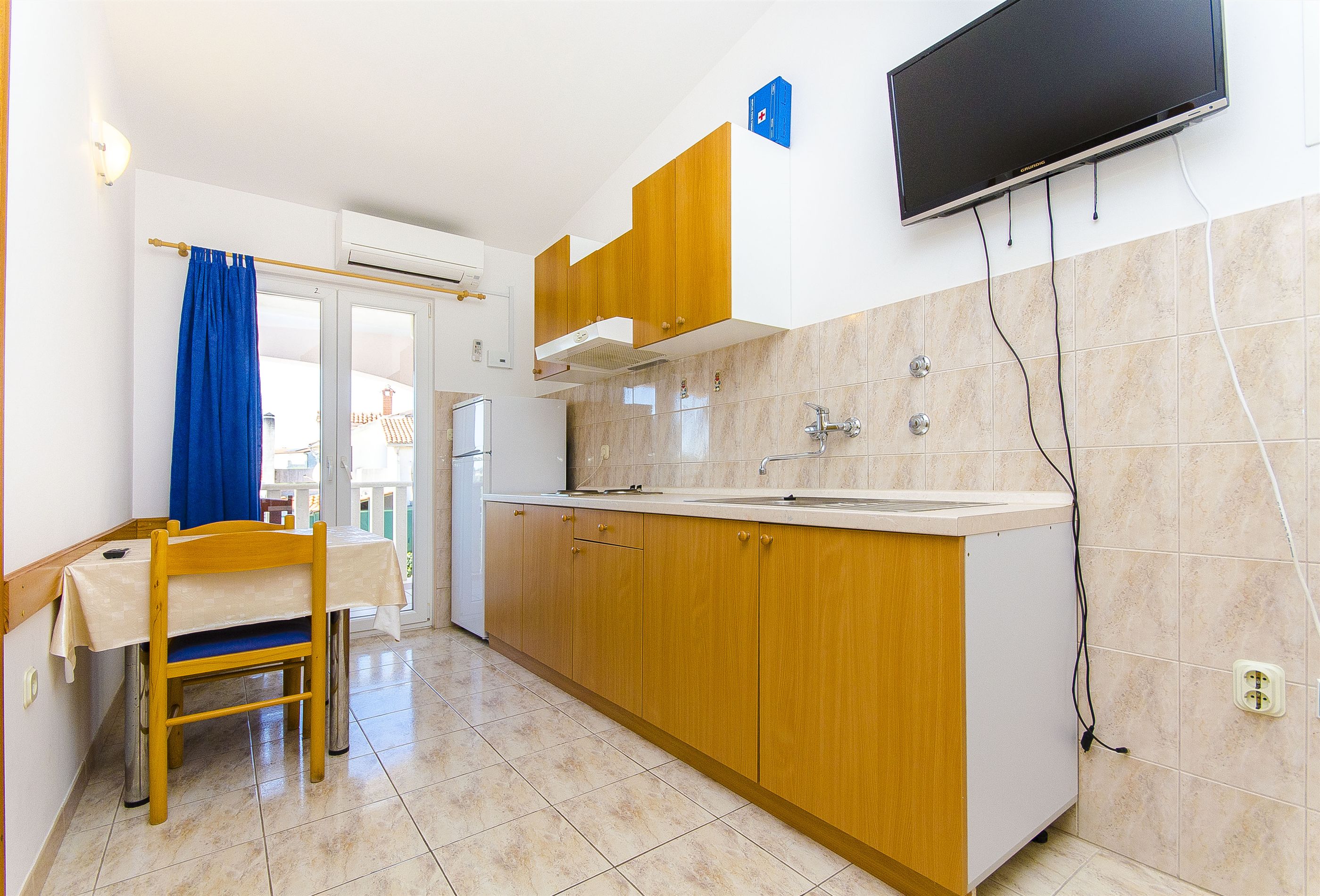 Apartments Tiho i Pave 28231-A2