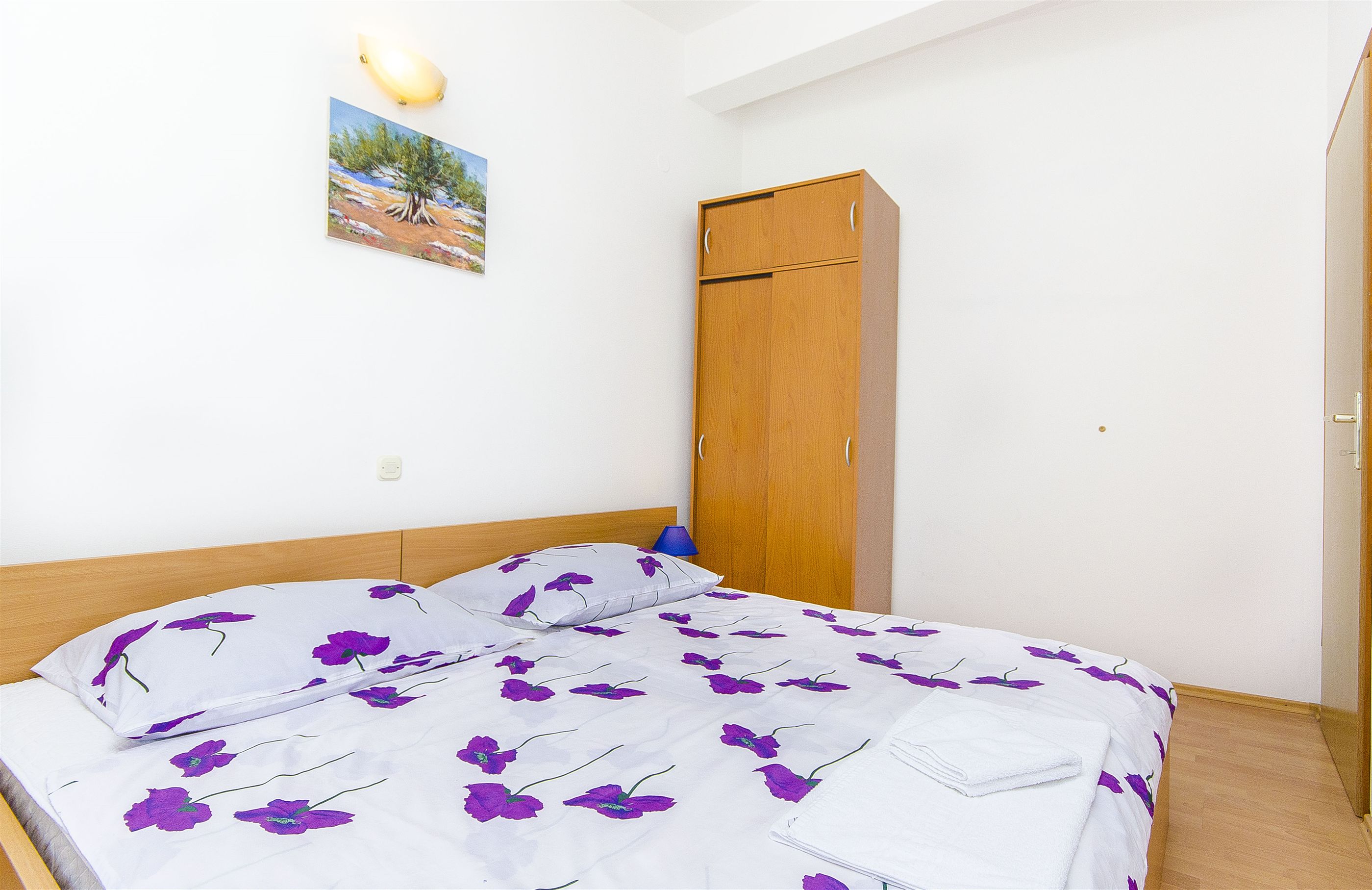 Apartments Tiho i Pave 28231-A1
