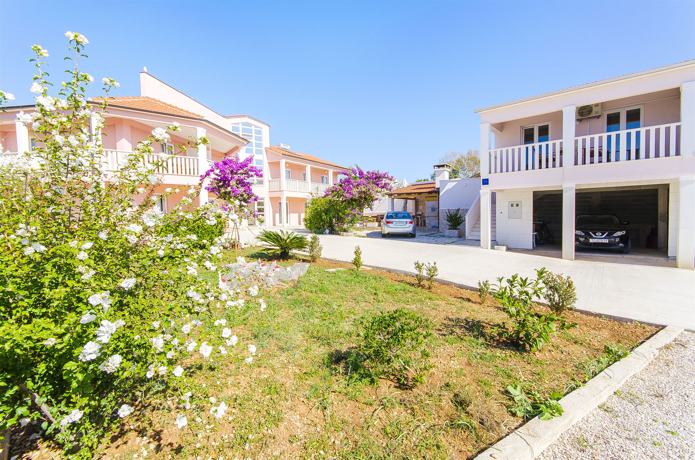 Apartments Tiho i Pave 28231-A4