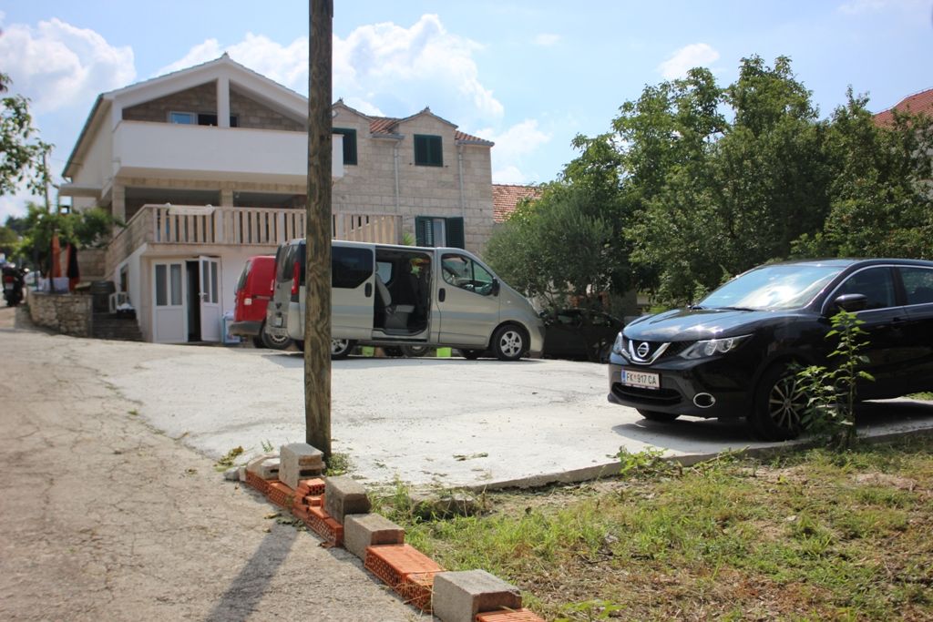Apartments Ivan 28011-A2