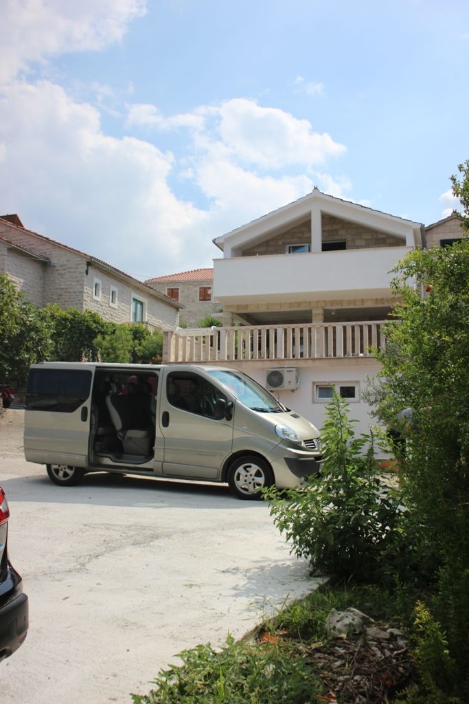 Apartments Ivan 28011-A2