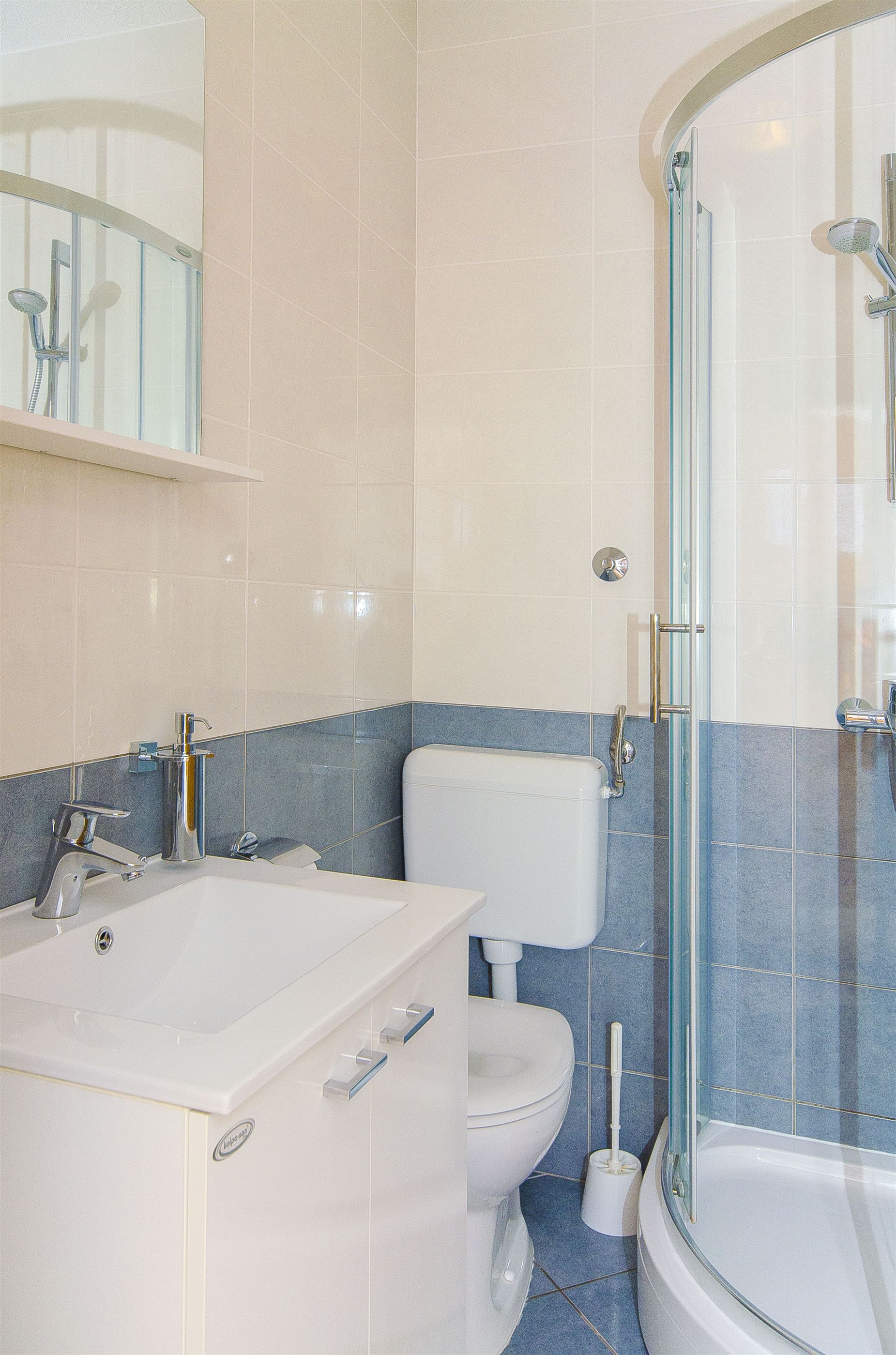 Apartments Tiho i Pave 28231-A4