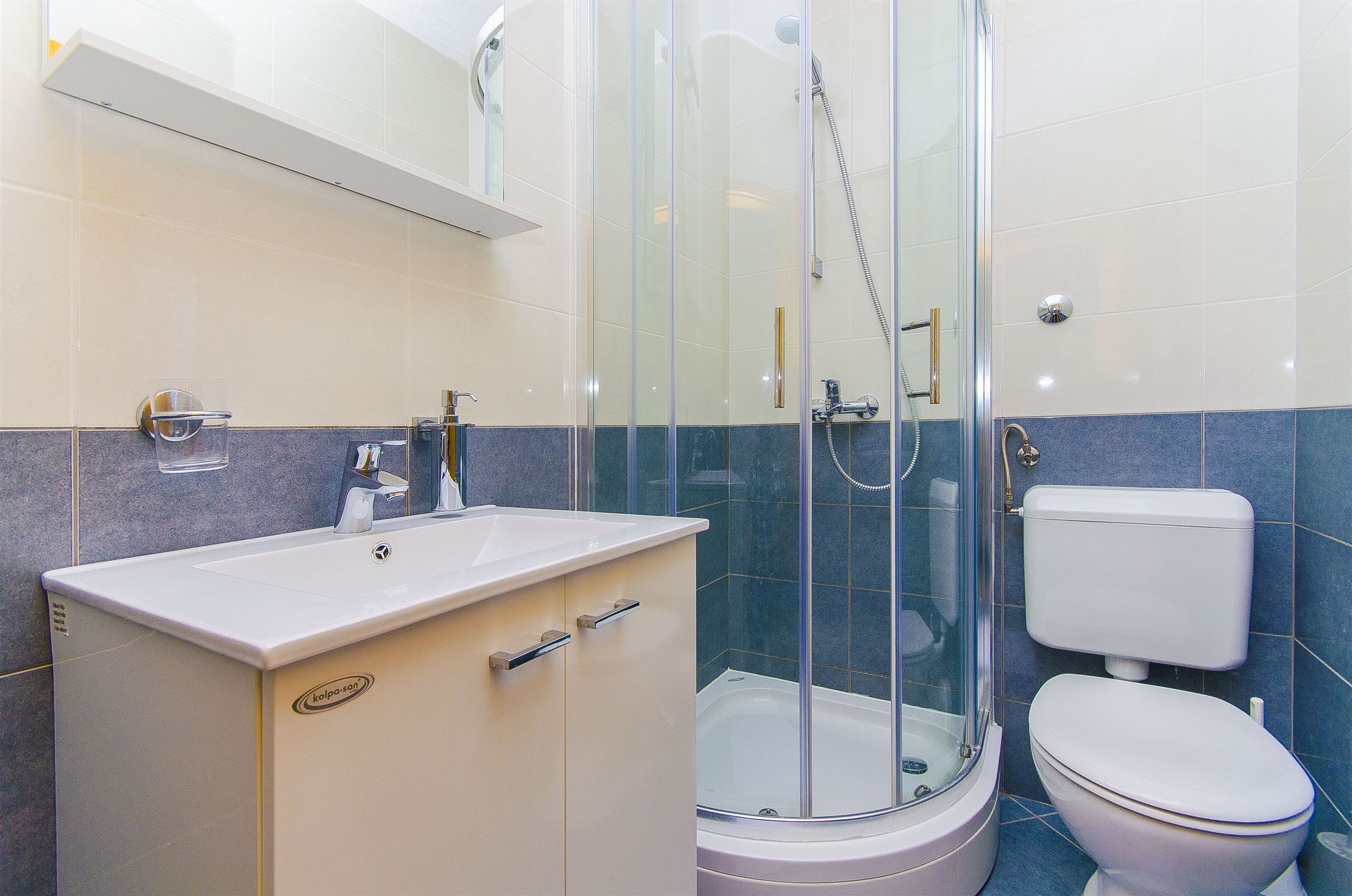 Apartments Tiho i Pave 28231-A6