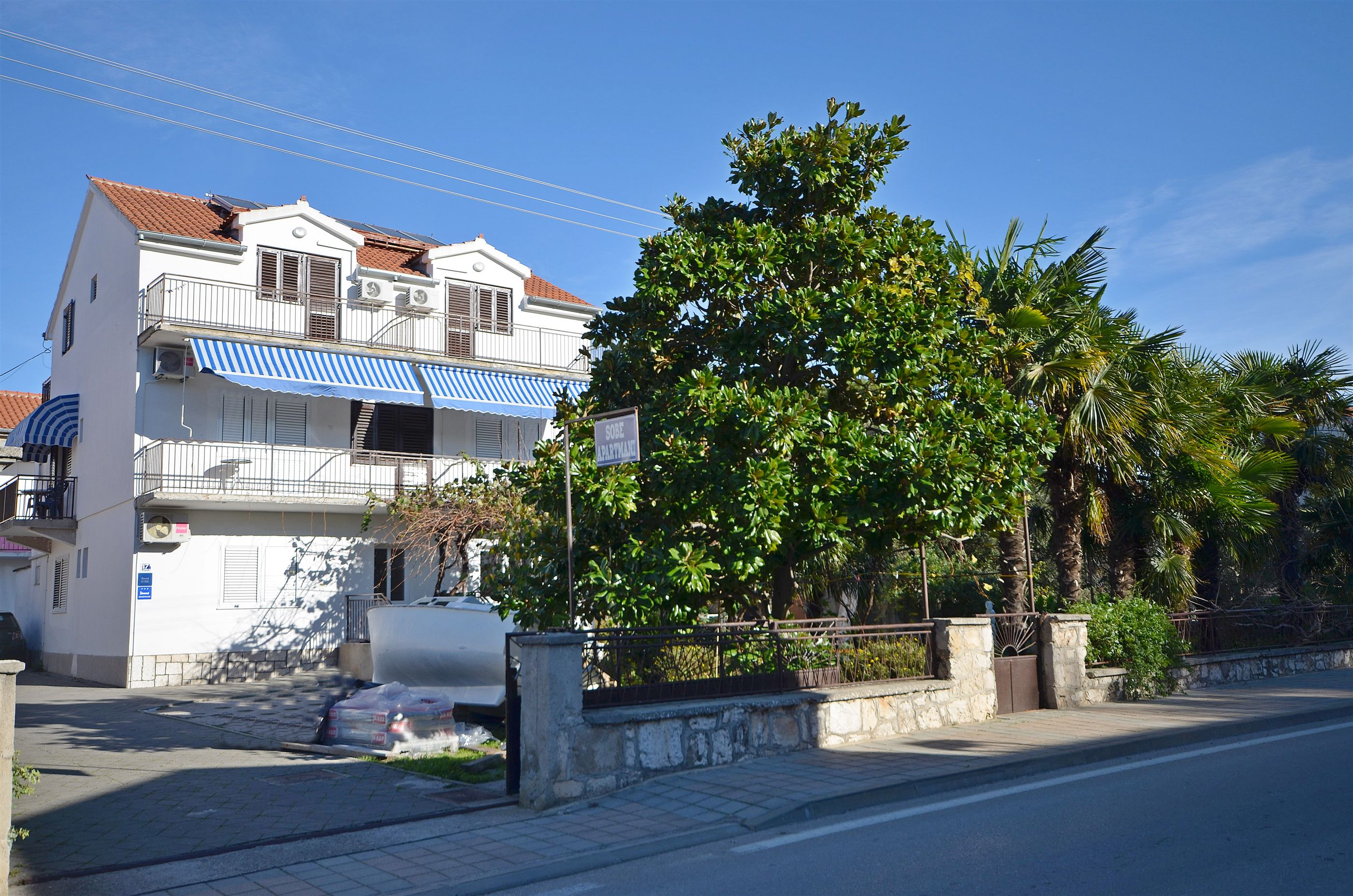 Apartments and Rooms Bepina 28141-S1