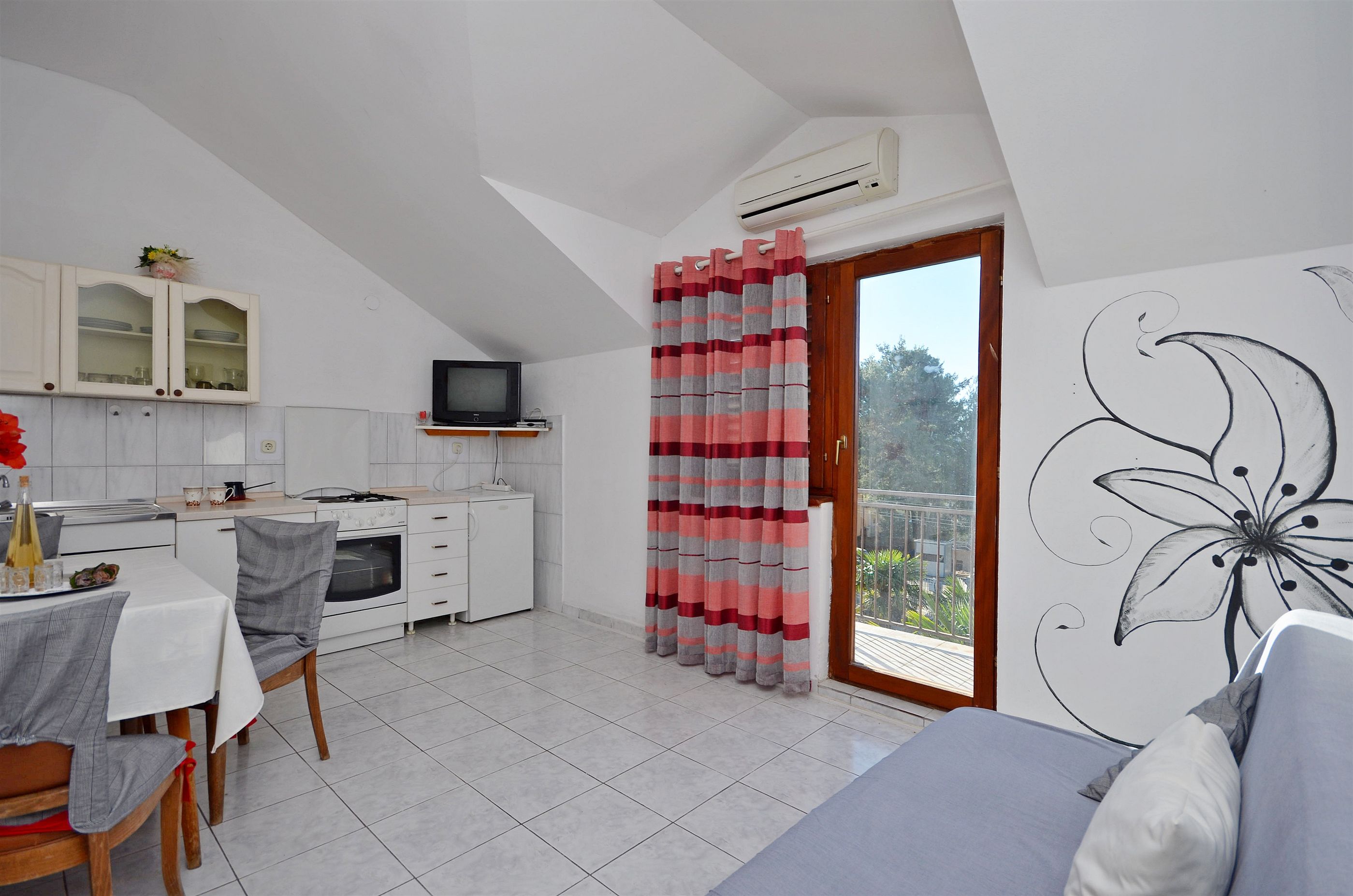 Apartments and Rooms Bepina 28141-A1