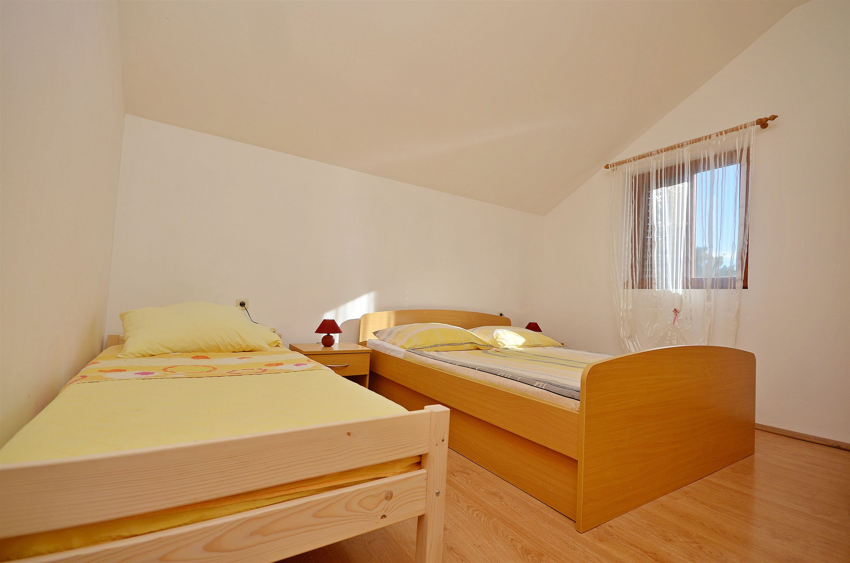 Apartments and Rooms Bepina 28141-A1