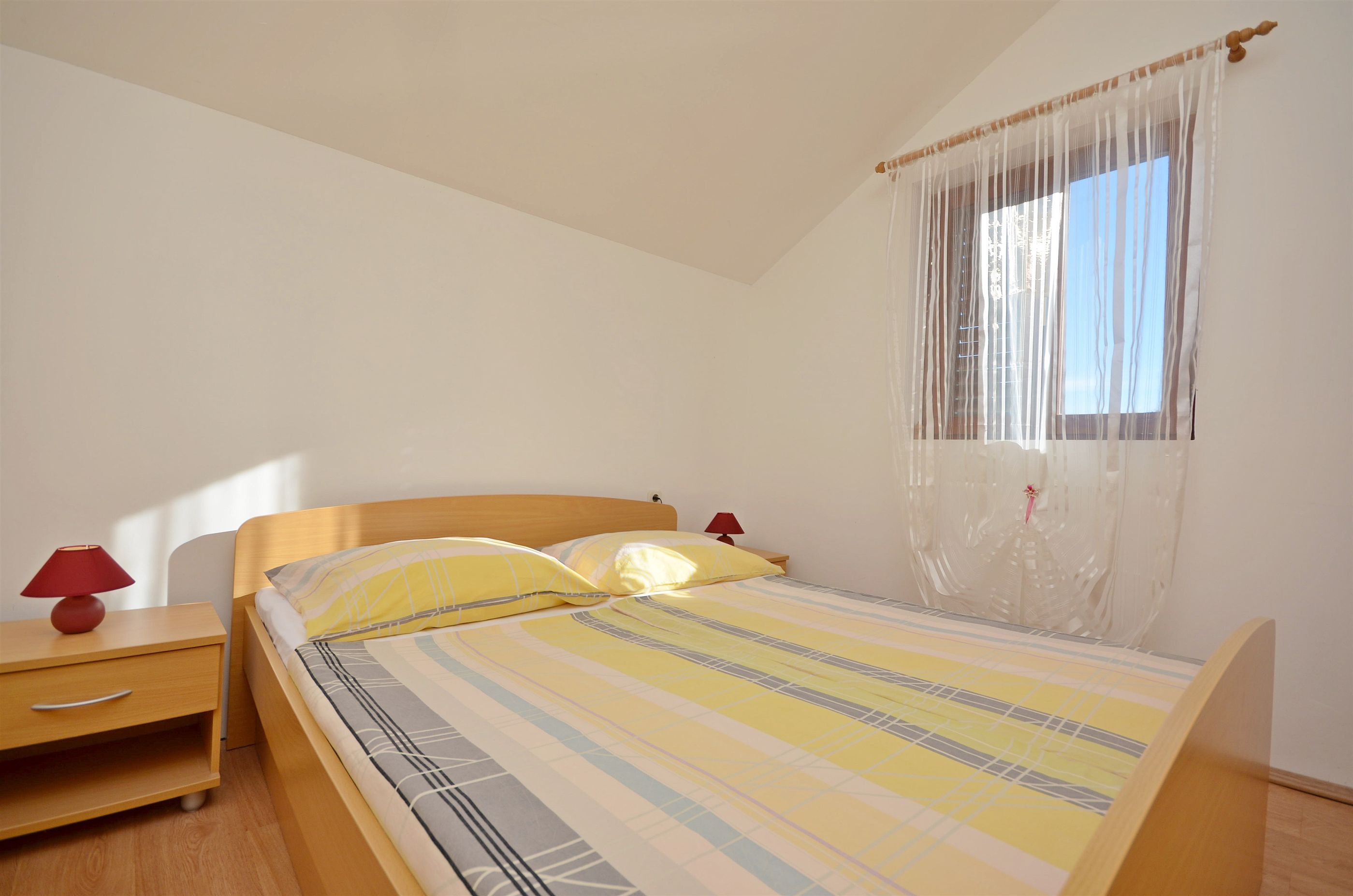 Apartments and Rooms Bepina 28141-A1