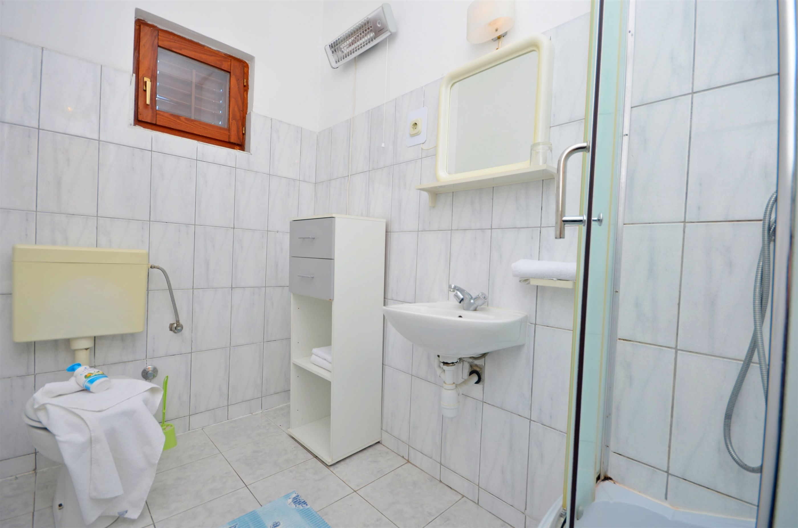 Apartments and Rooms Bepina 28141-A1