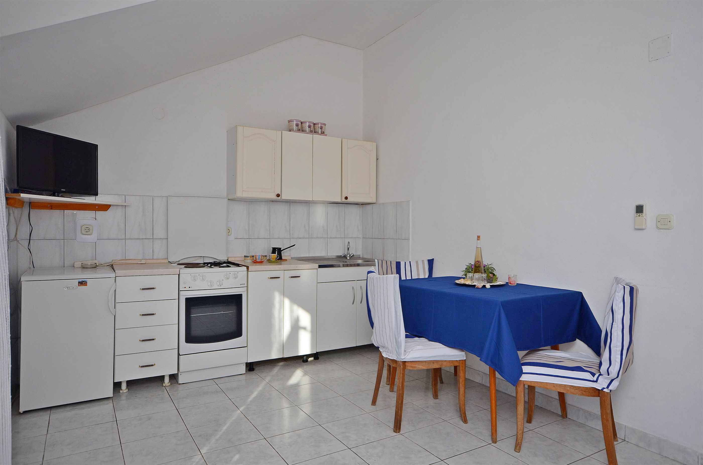 Apartments and Rooms Bepina 28141-A2