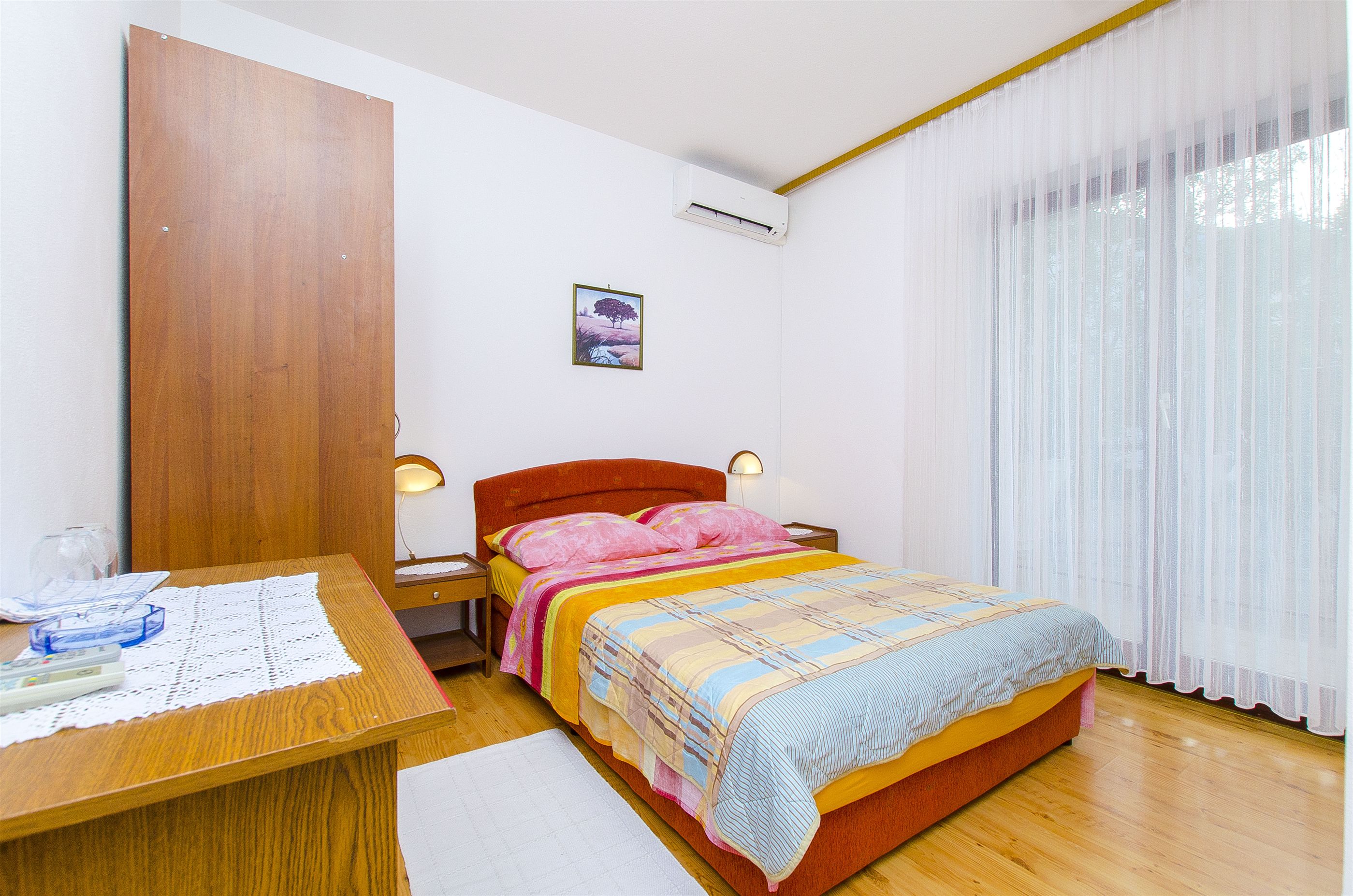 Apartments and Rooms Iva 47621-S5