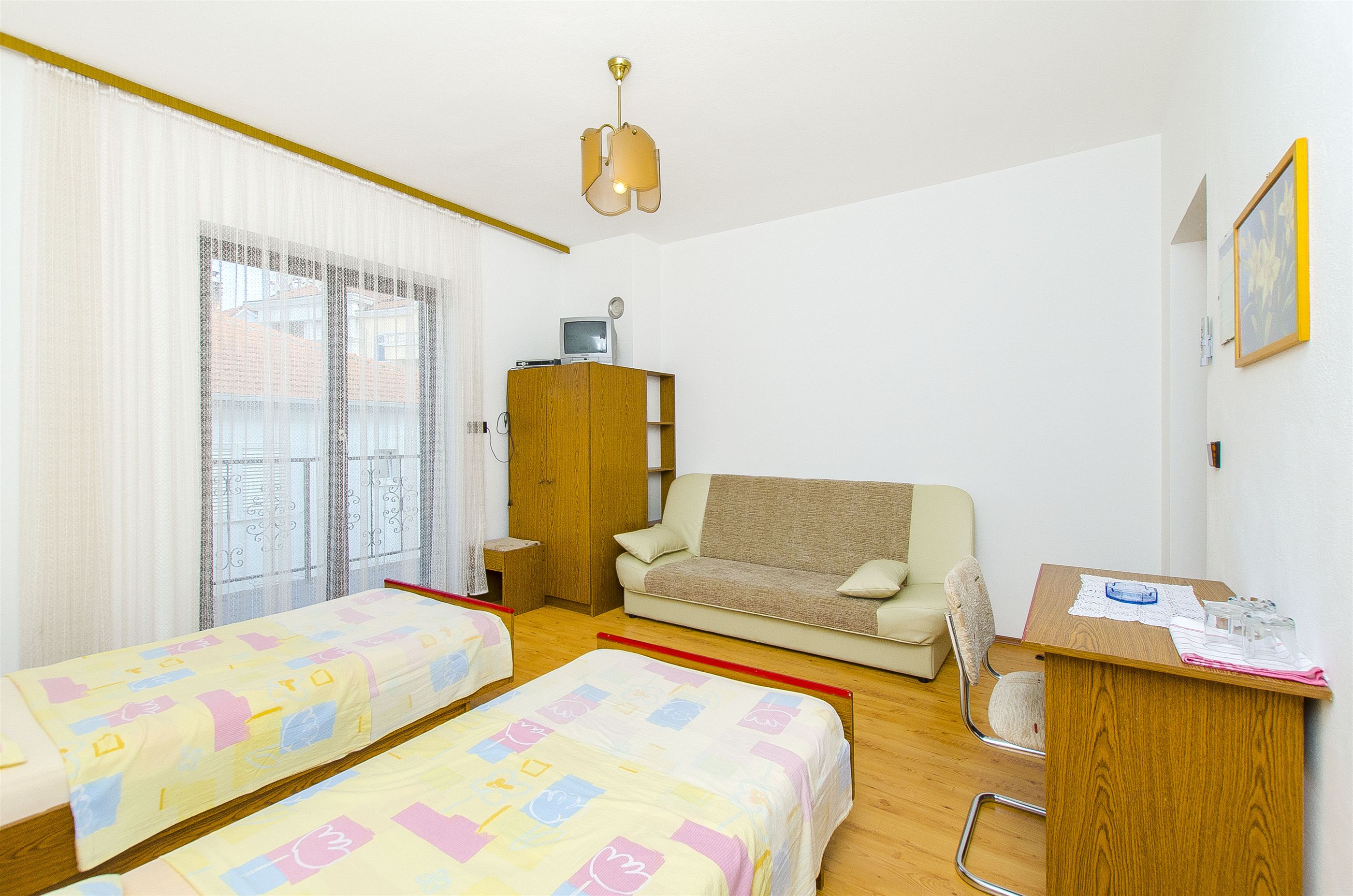 Apartments and Rooms Iva 47621-S7