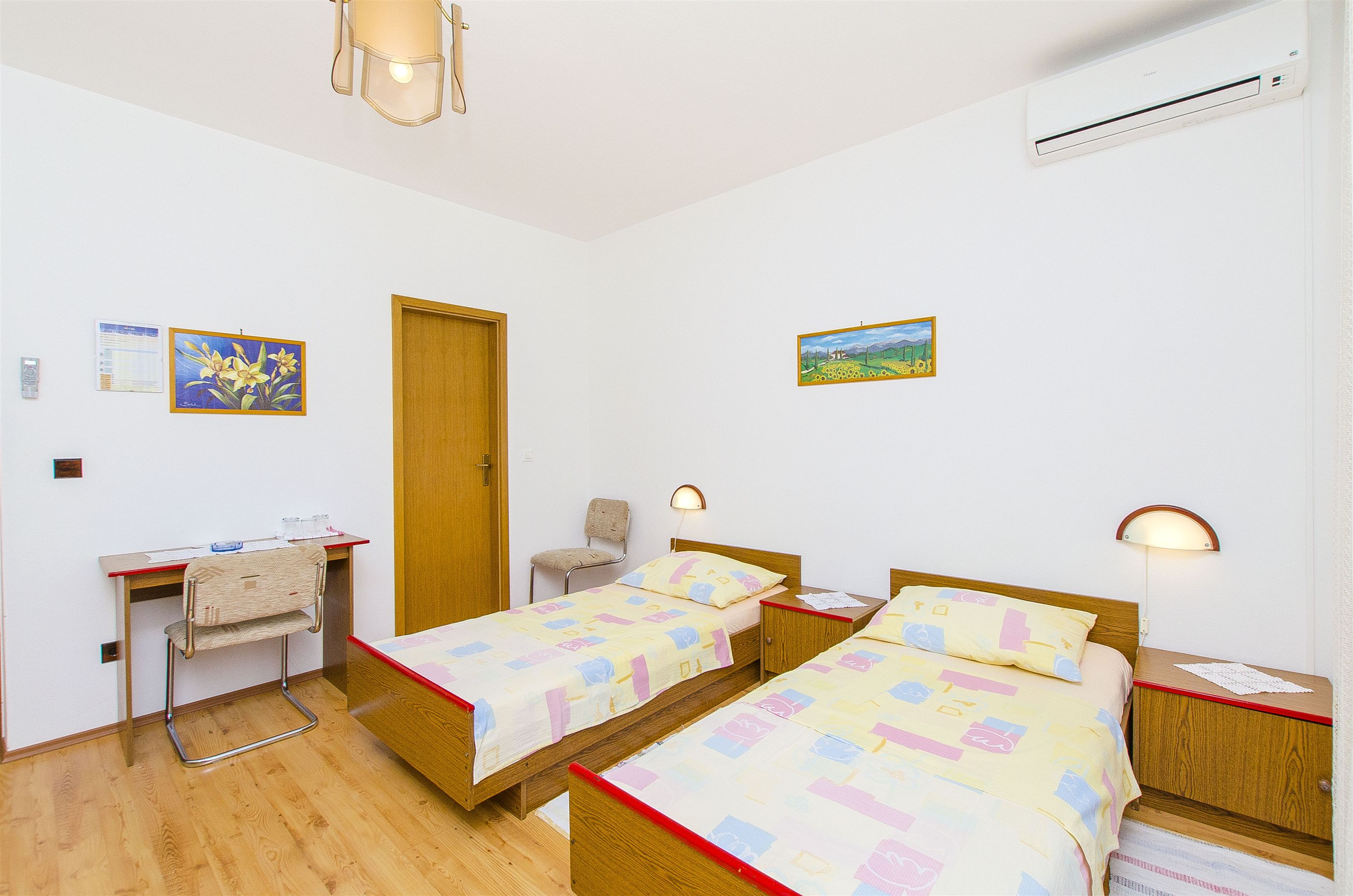 Apartments and Rooms Iva 47621-S7