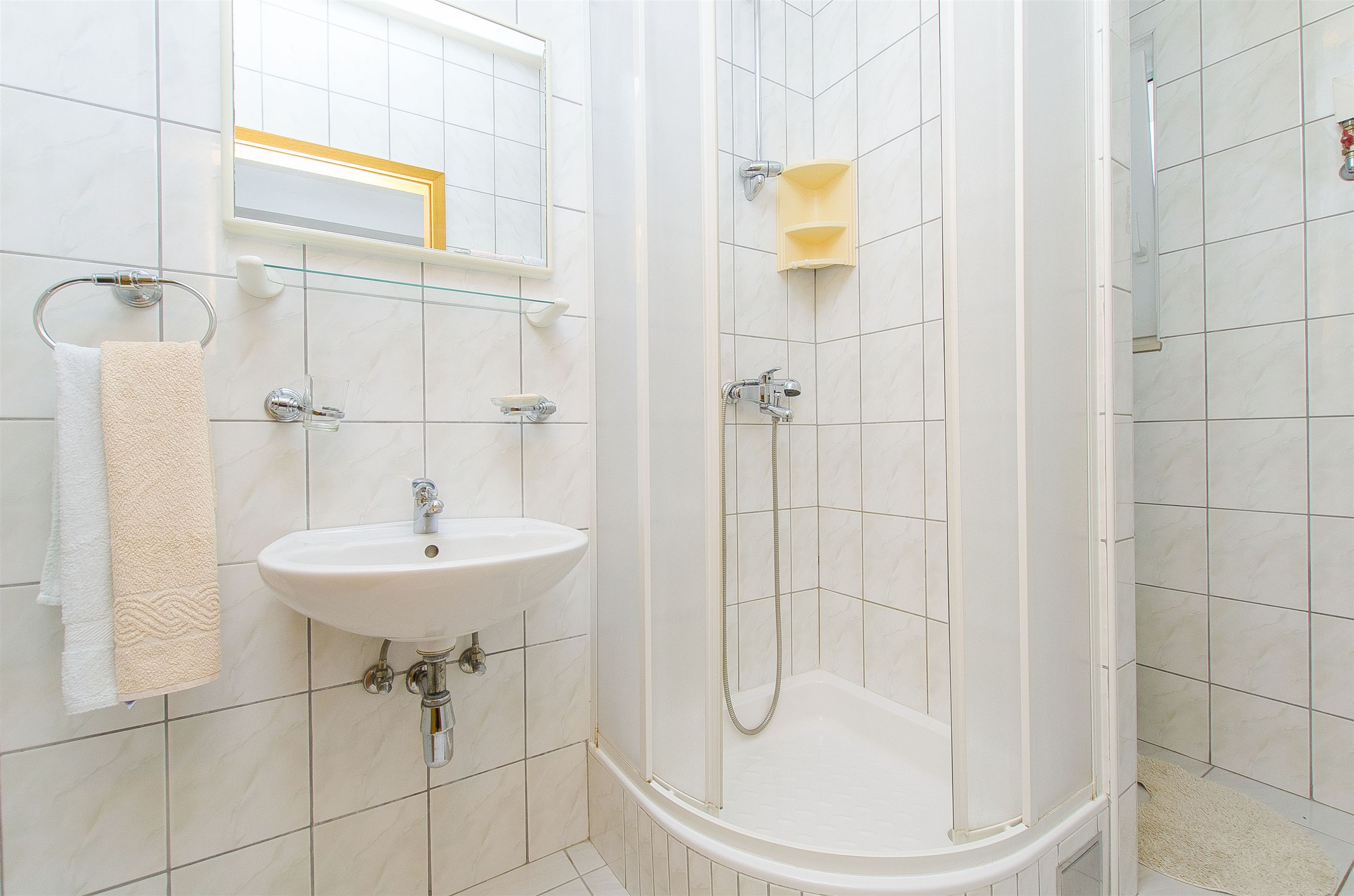 Apartments and Rooms Iva 47621-S10