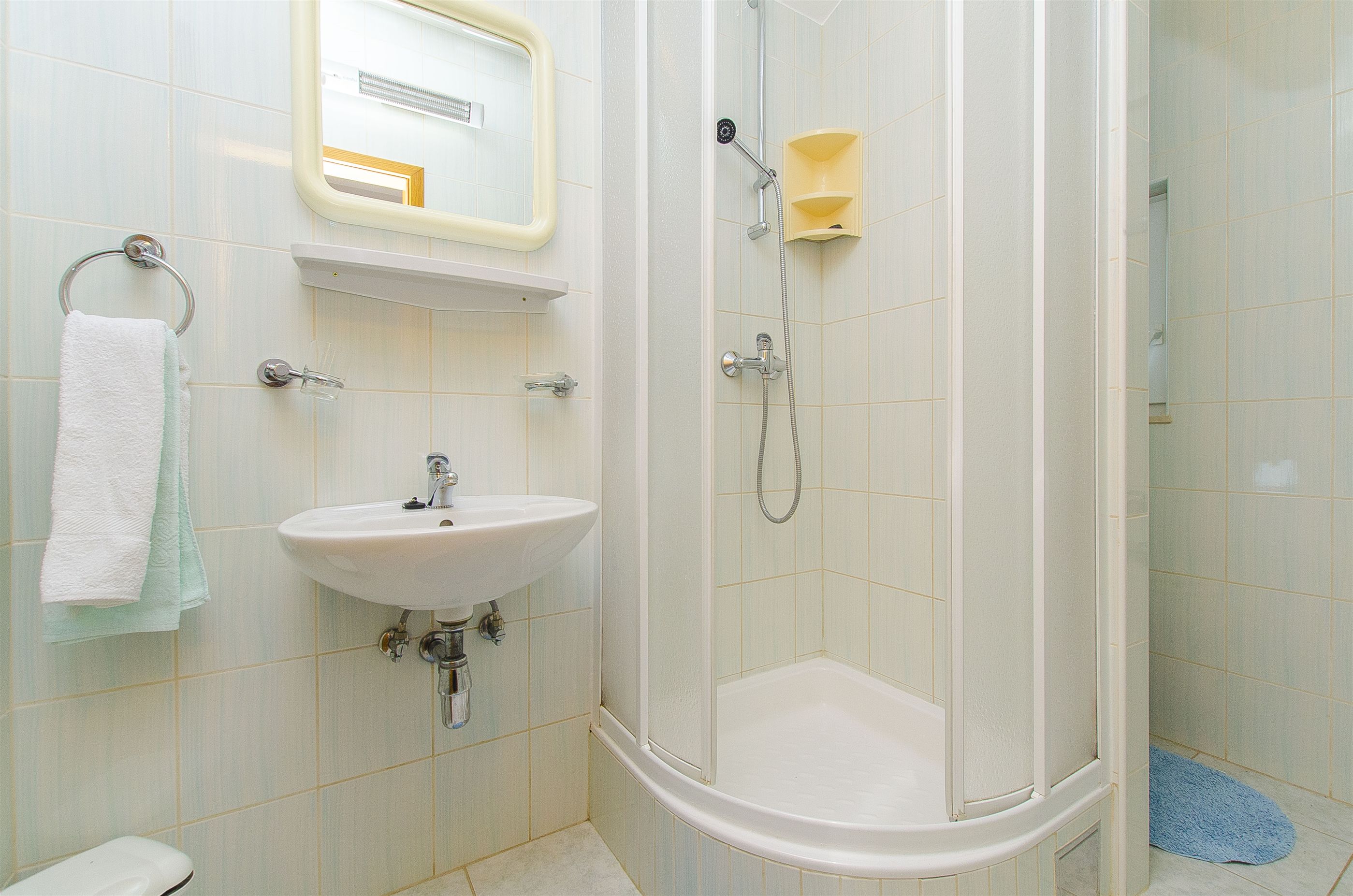 Apartments and Rooms Iva 47621-S13