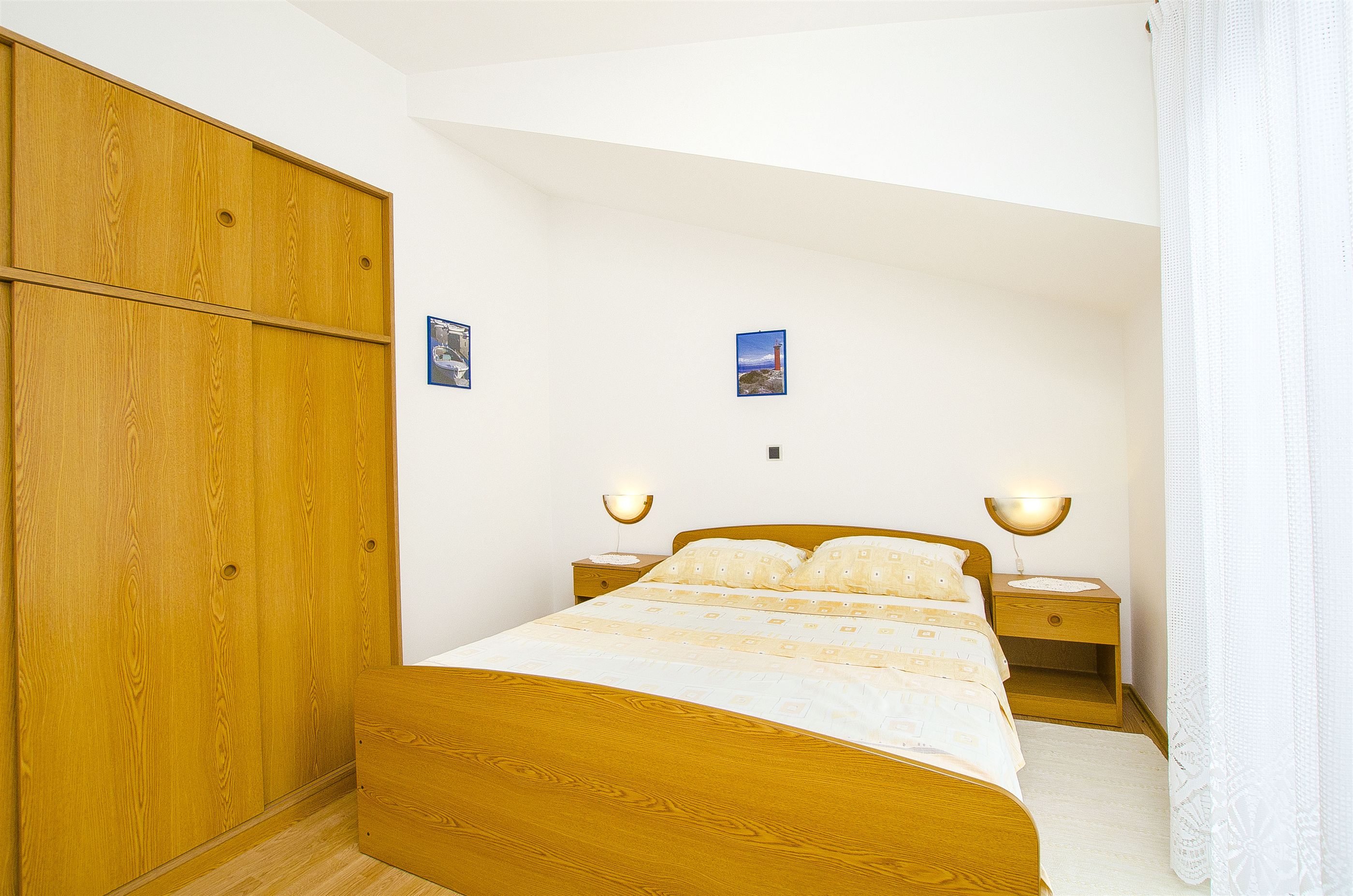 Apartments and Rooms Iva 47621-A12