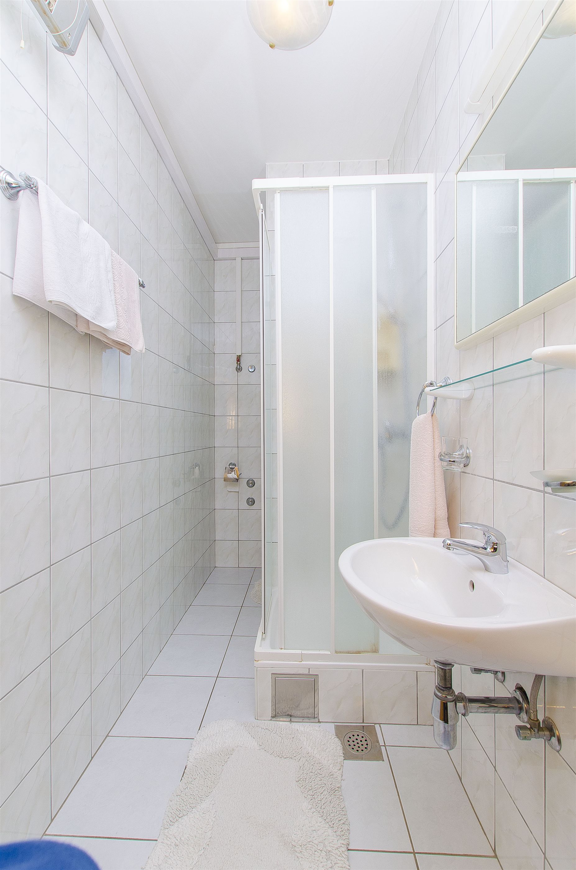 Apartments and Rooms Iva 47621-A9