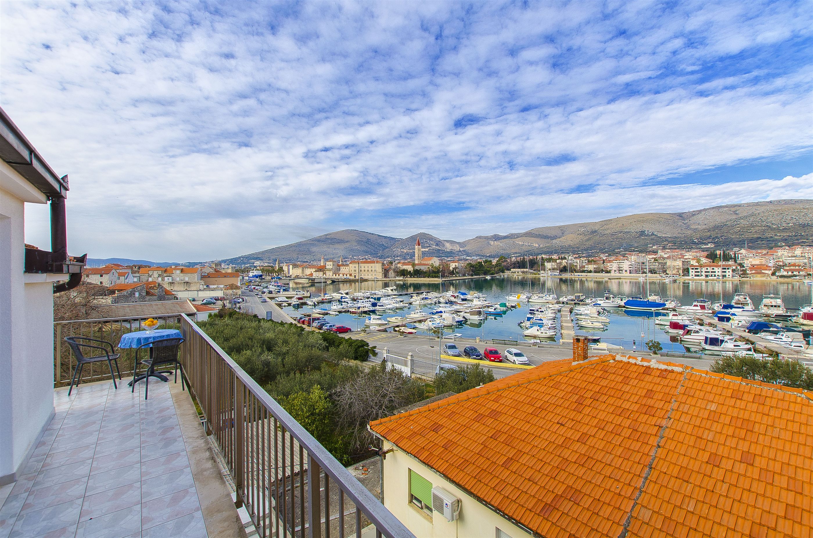 Apartments and Rooms Iva 47621-A14