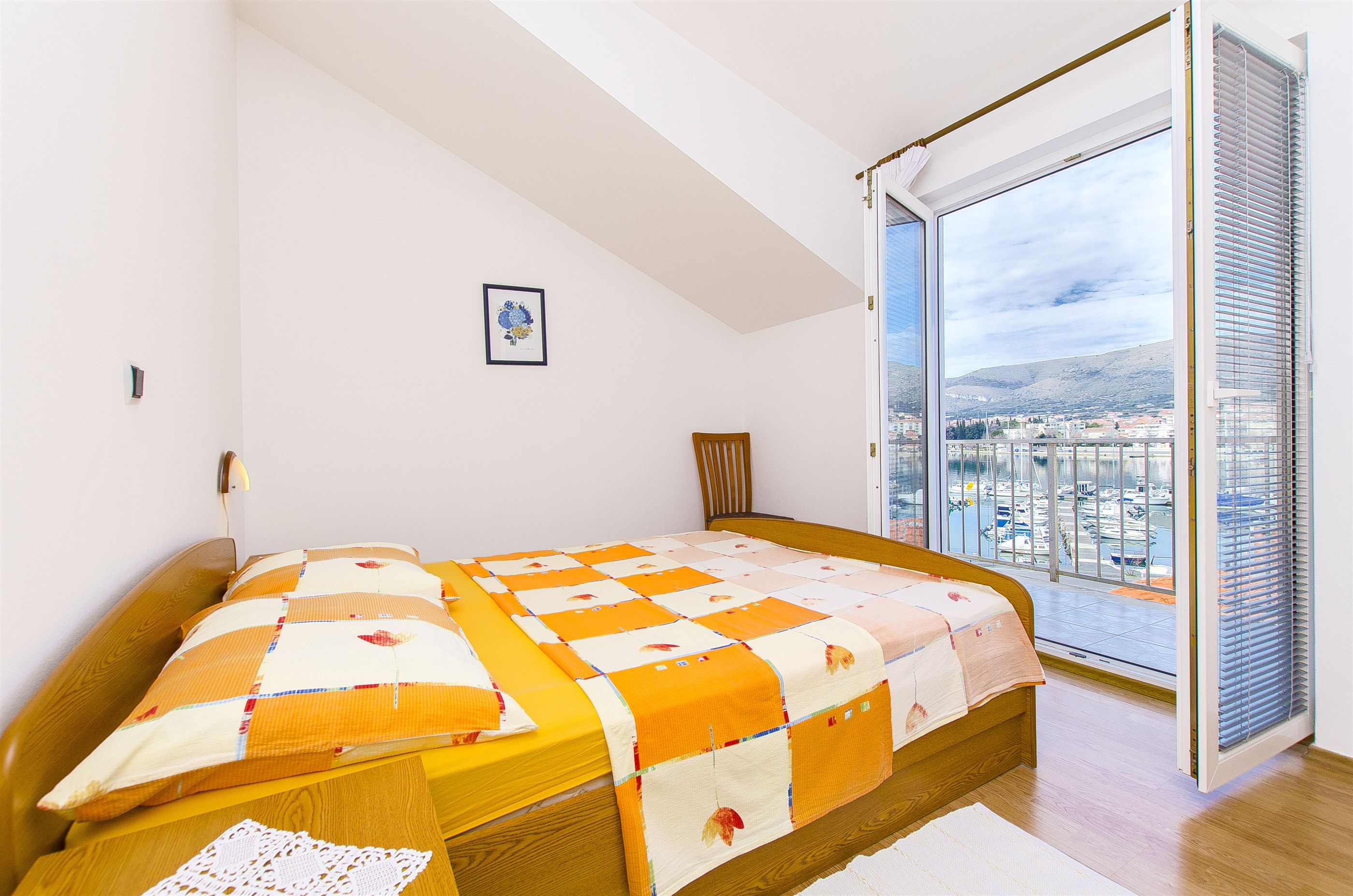 Apartments and Rooms Iva 47621-A14