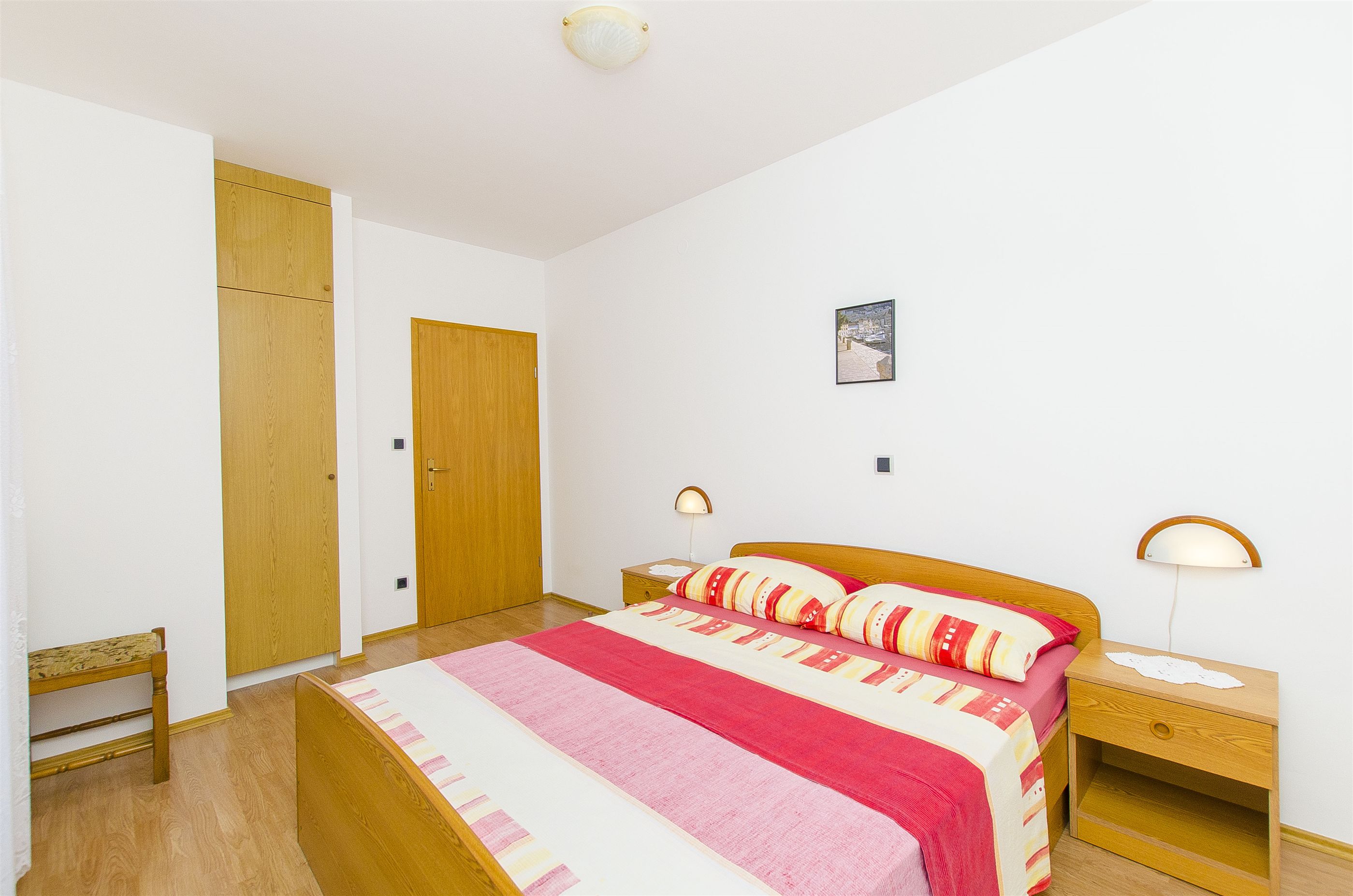 Apartments and Rooms Iva 47621-A11