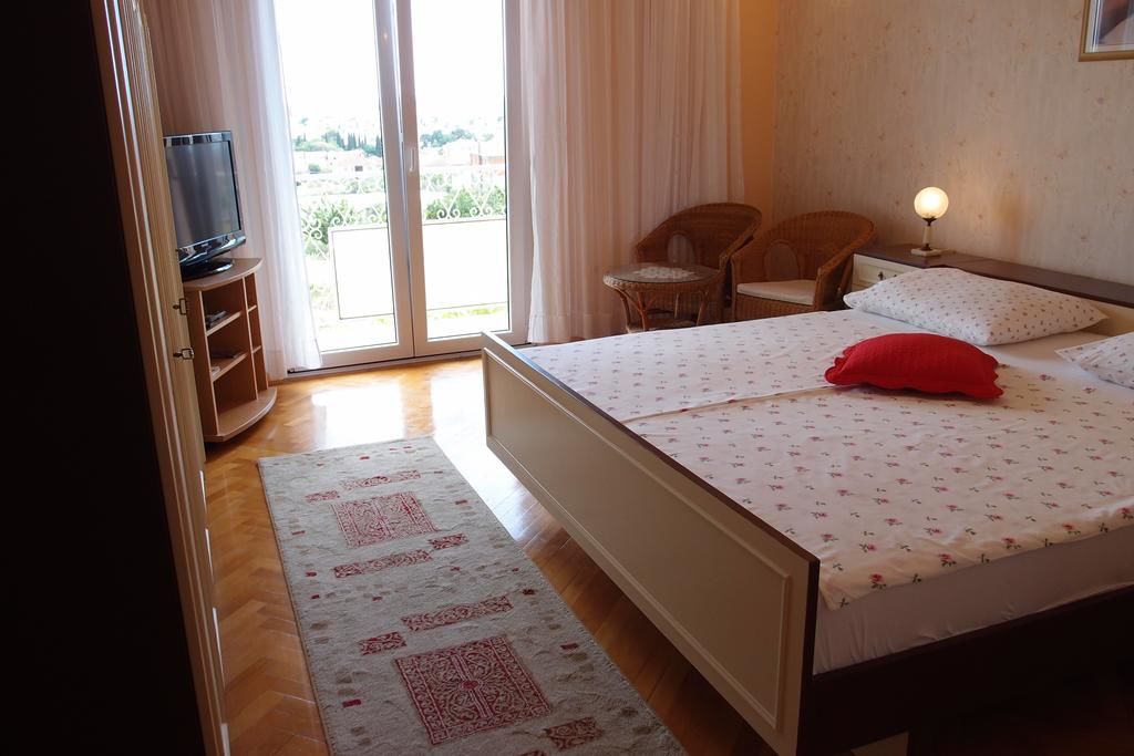 Apartments Mira 26271-A1