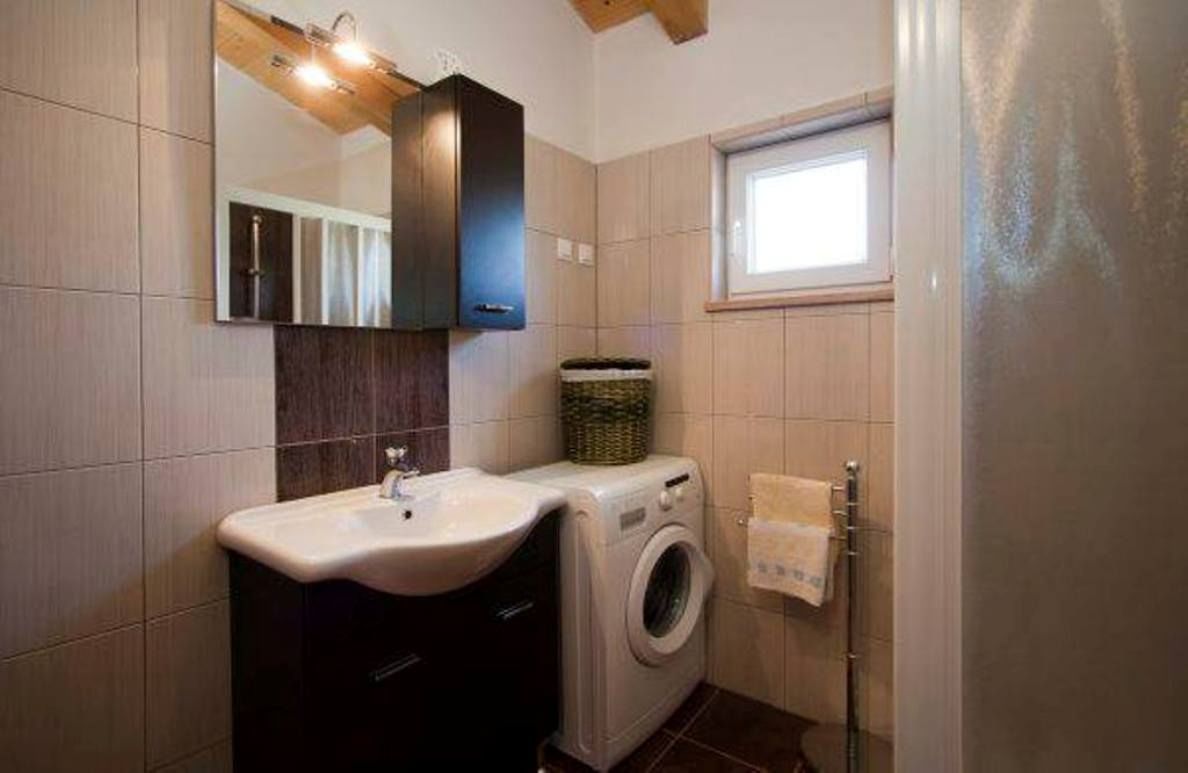 House Tri Marije 15951-K1