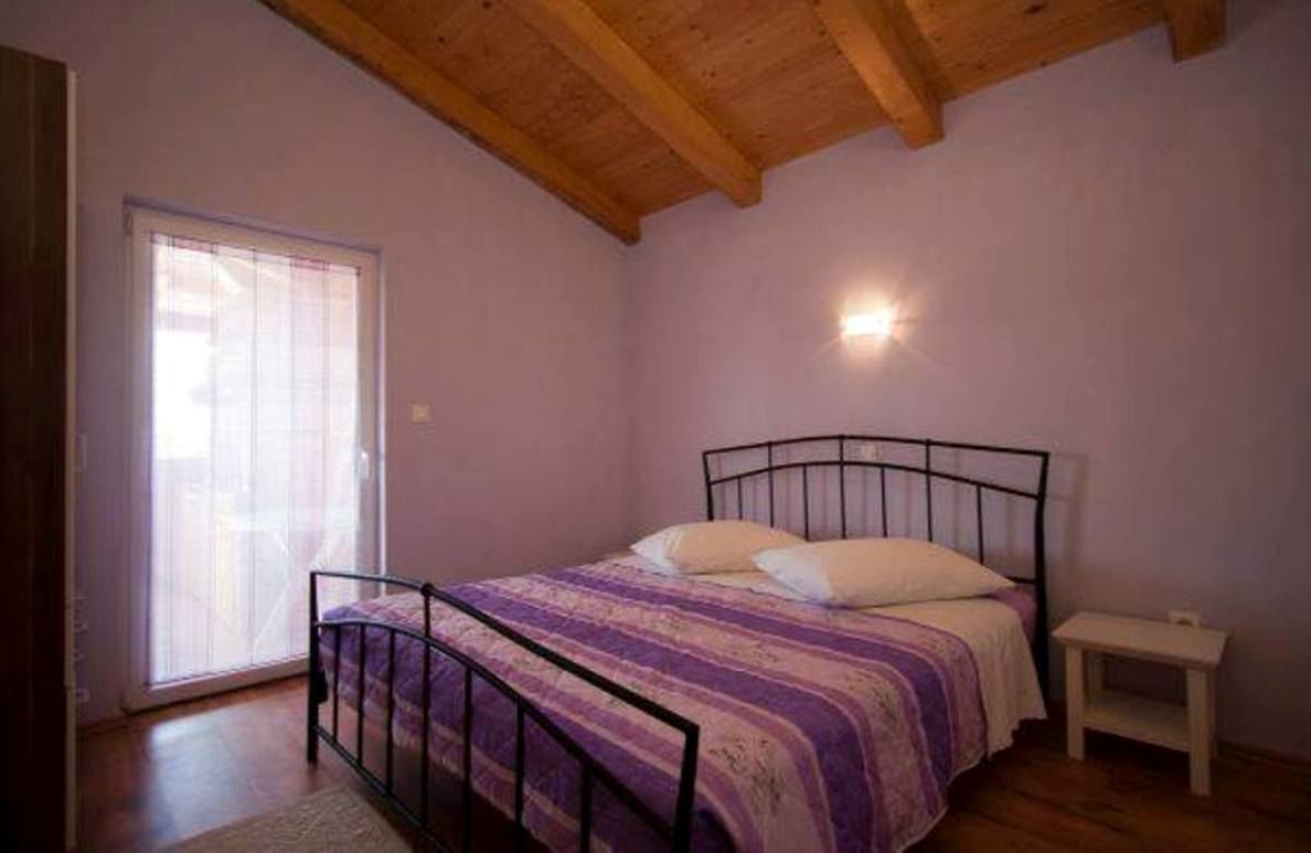 House Tri Marije 15951-K1