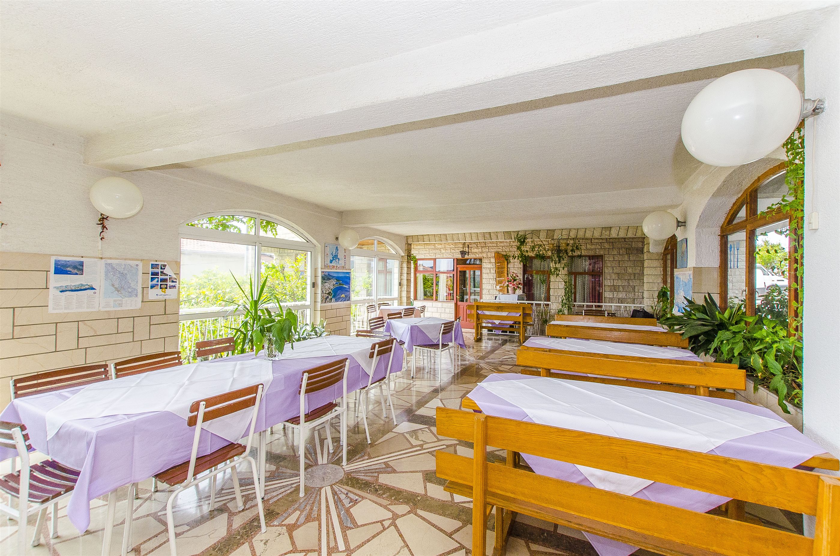 Apartment and Rooms Ivan 45191-A18