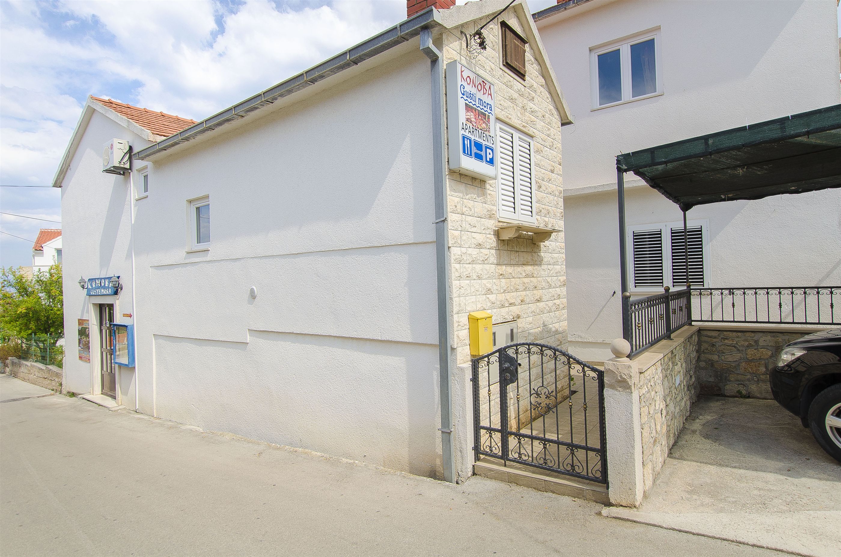 House Anđelka 24832-K1