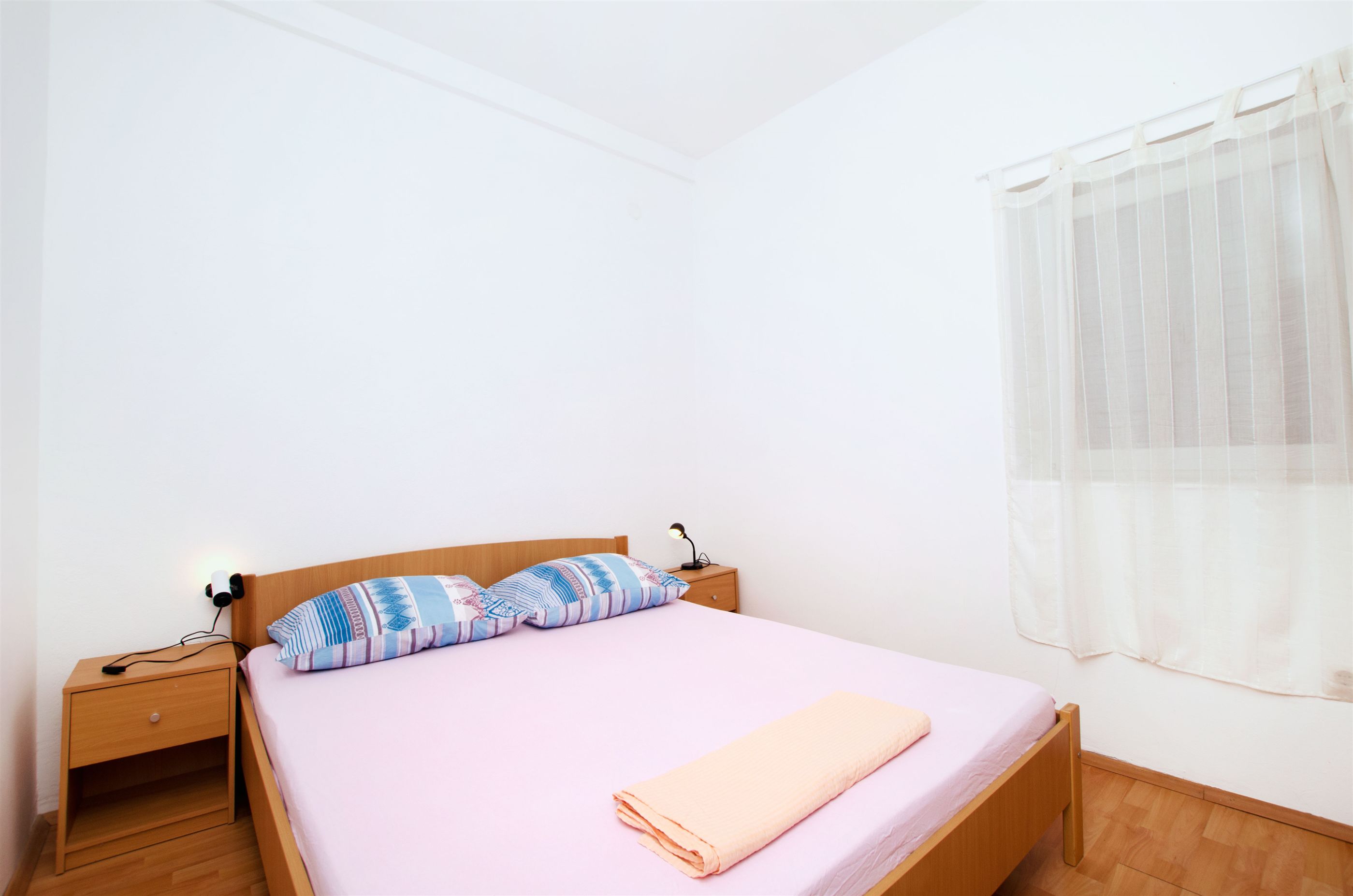 House Vinko 27132-K1