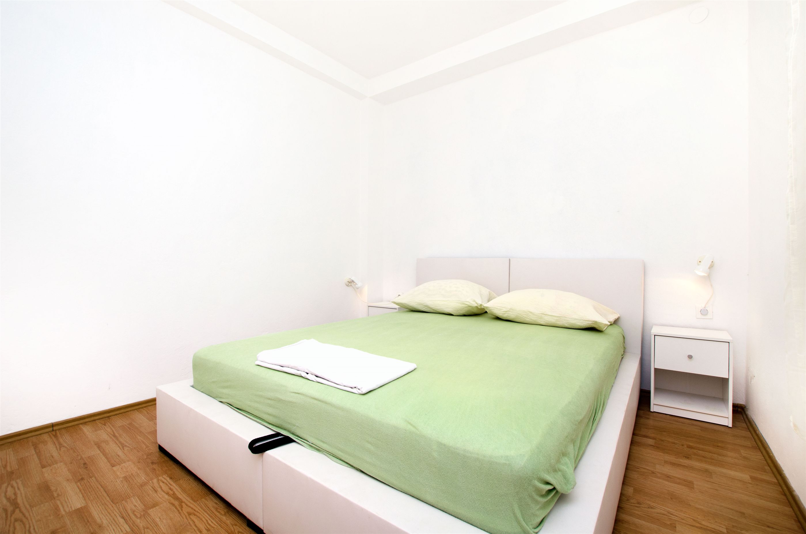 House Vinko 27132-K1