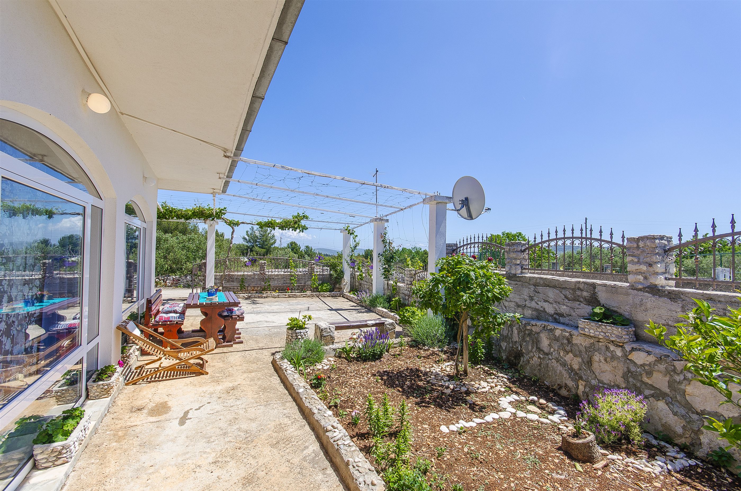 House Mladen 44771-K1