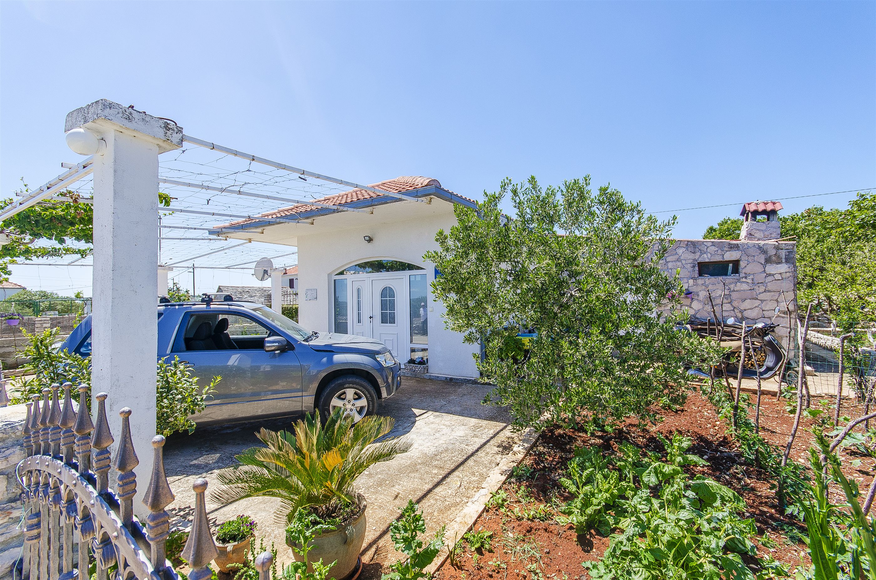 House Mladen 44771-K1