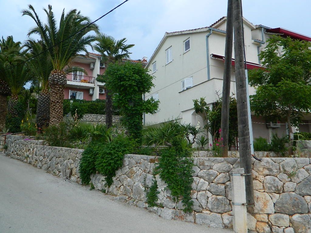 Apartments and Rooms Darinka 19271-S4