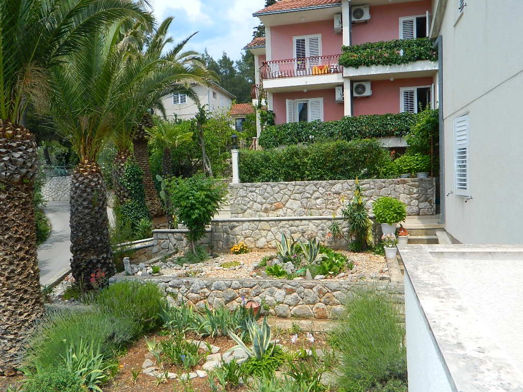 Apartments and Rooms Darinka 19271-S4
