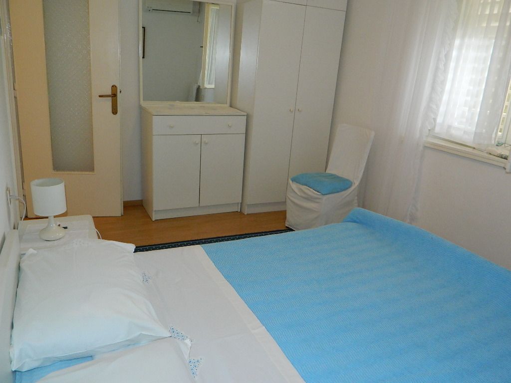 Apartment and Room Darinka 35551-S1