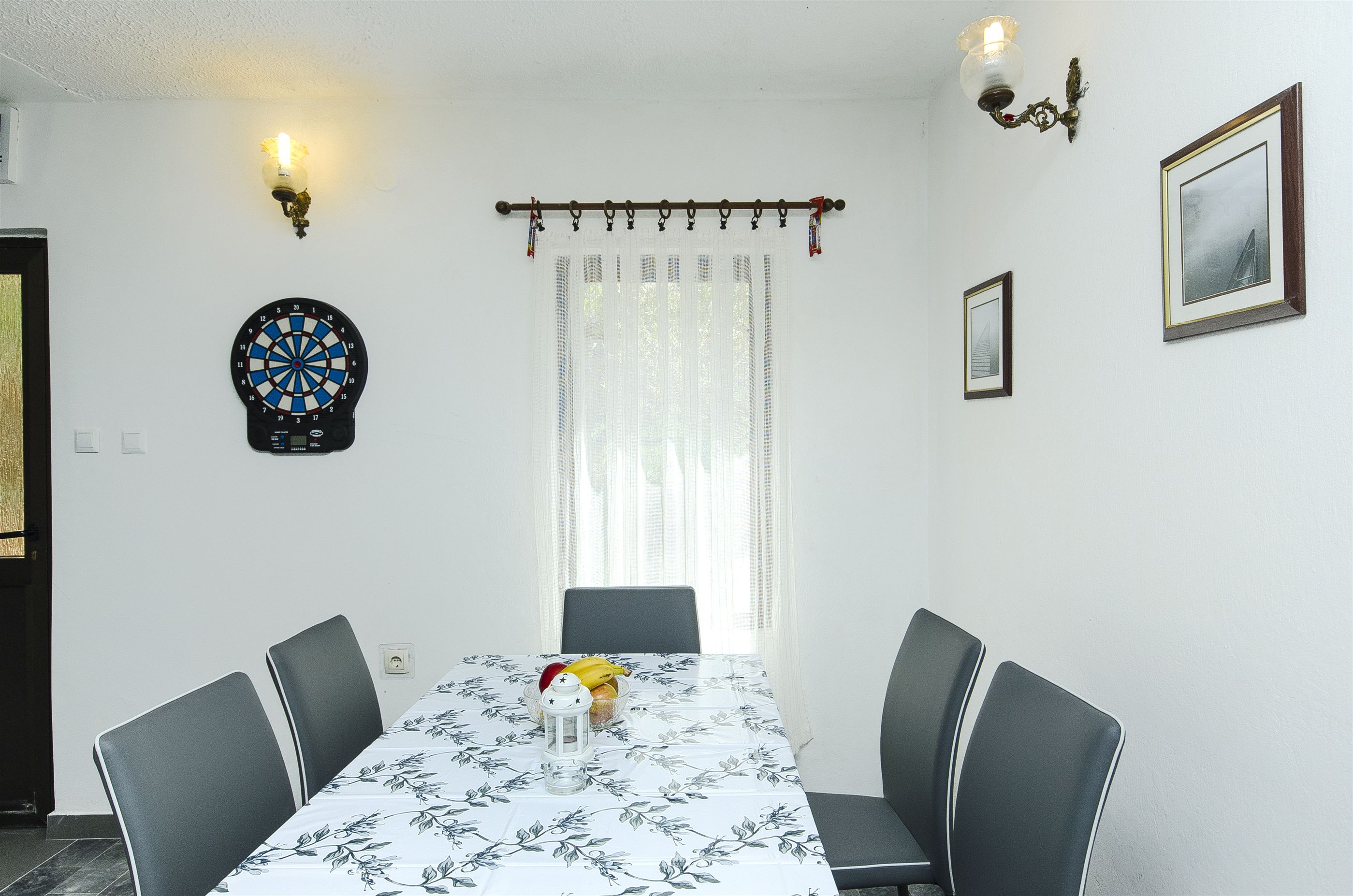 House Miroslav 33151-K1