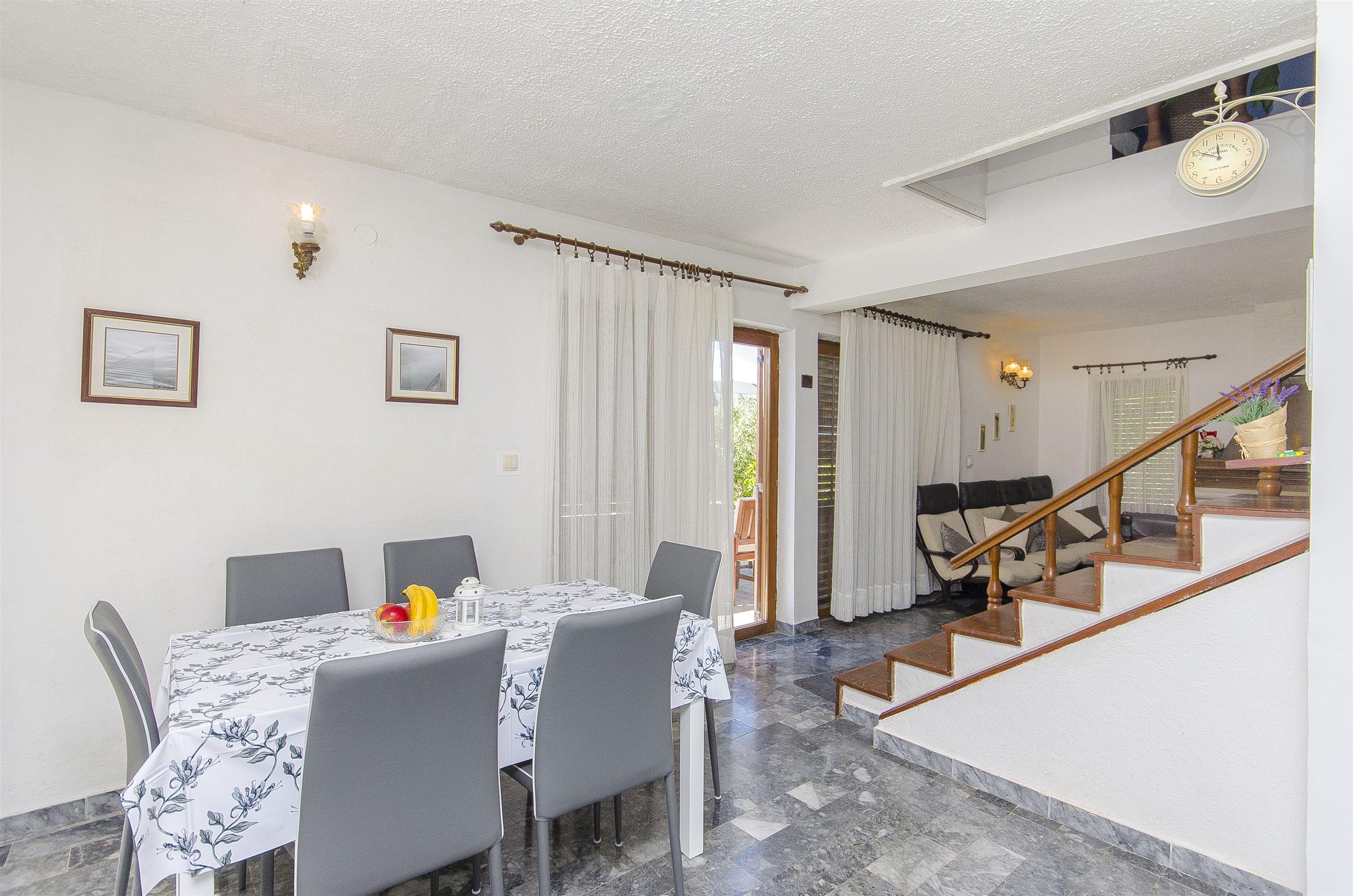 House Miroslav 33151-K1