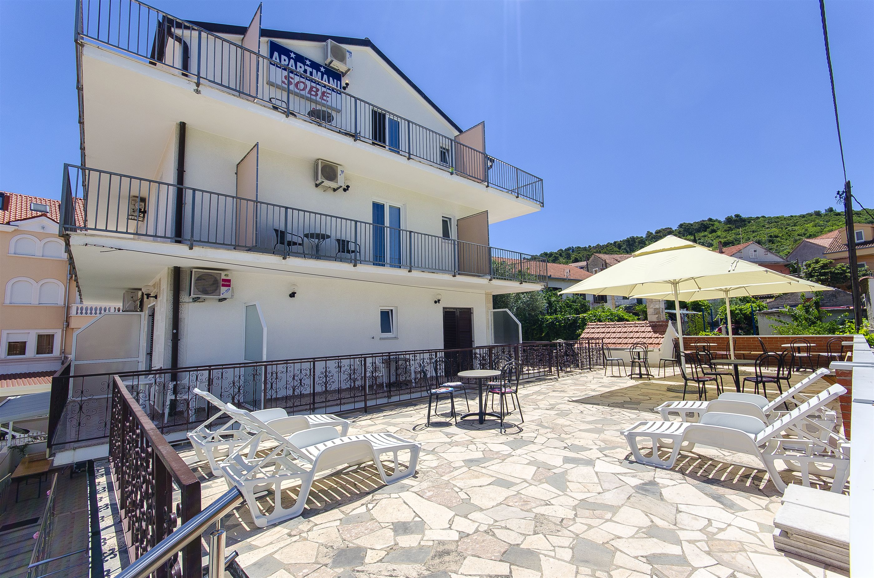 Apartments and Rooms Iva 47621-A15