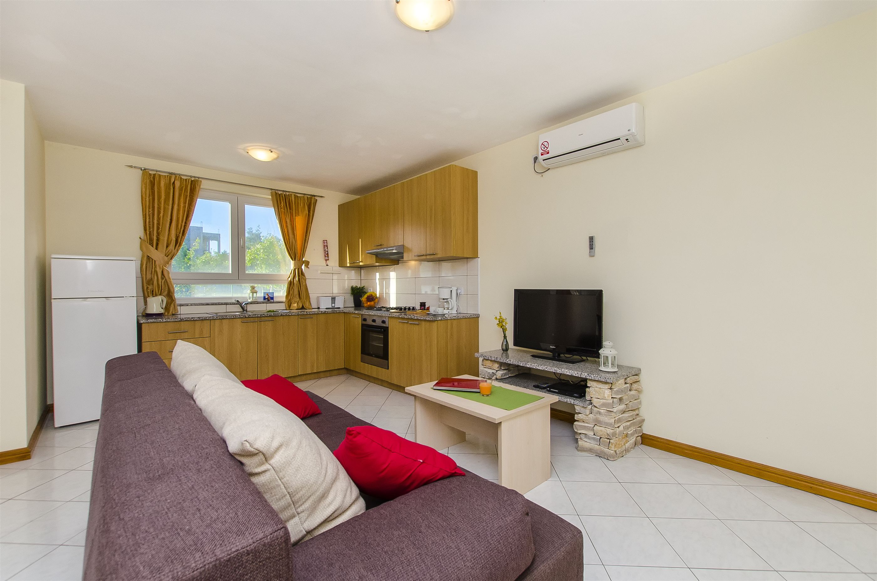 Apartments Glavan 27041-A5