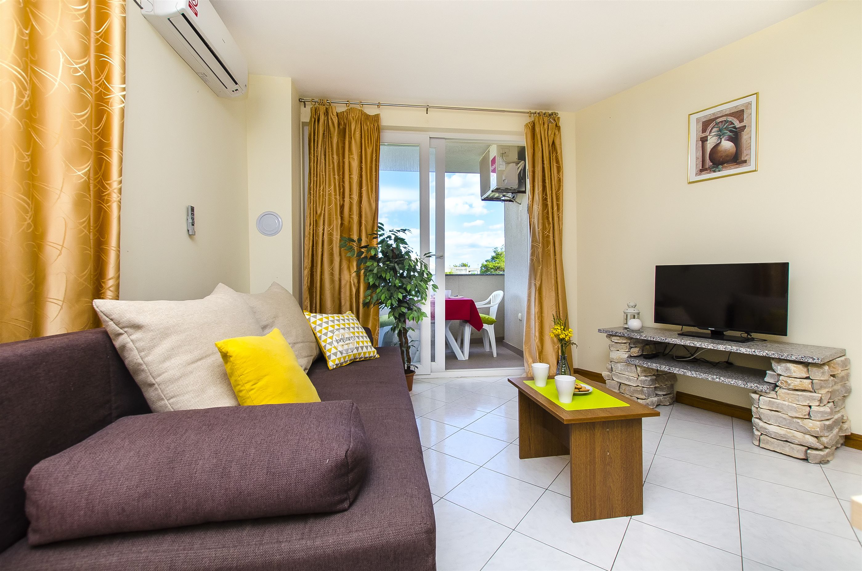 Apartments Glavan 27041-A7