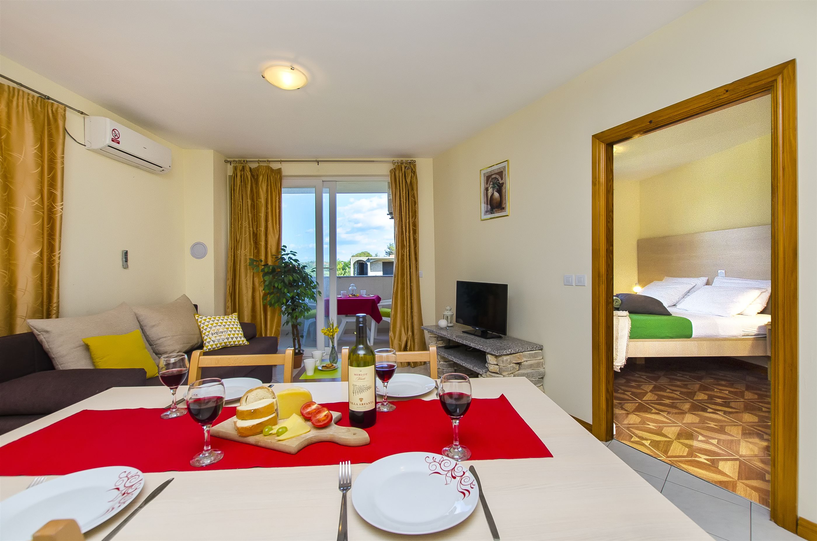 Apartments Glavan 27041-A7
