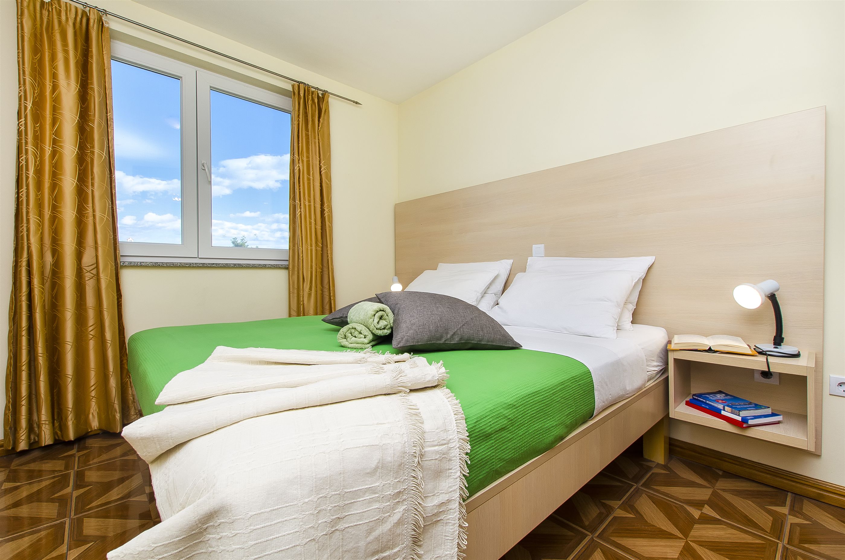 Apartments Glavan 27041-A7